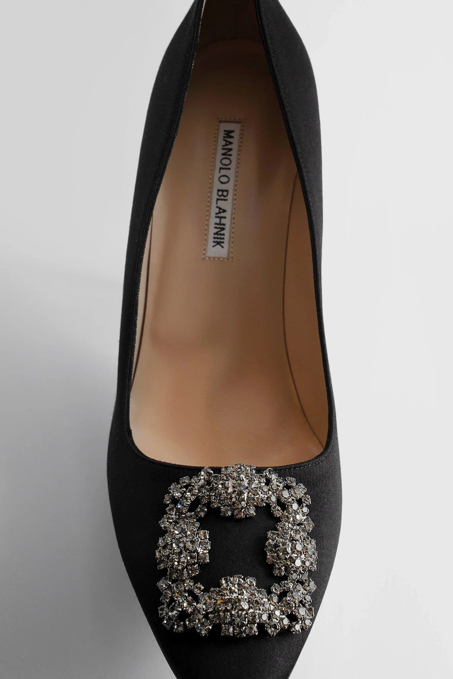 Manolo-Blahnik-Woman-Black-Pumps - 5