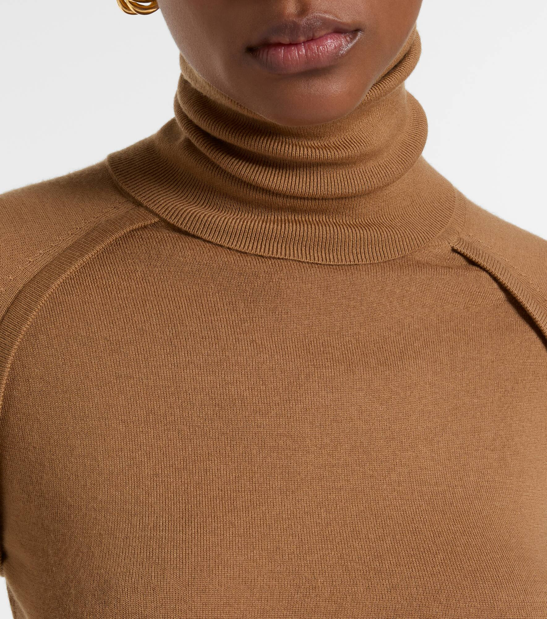 Wool turtleneck sweater - 4