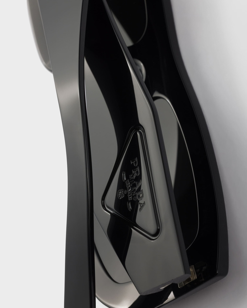 Sunglasses with triangle logo 5