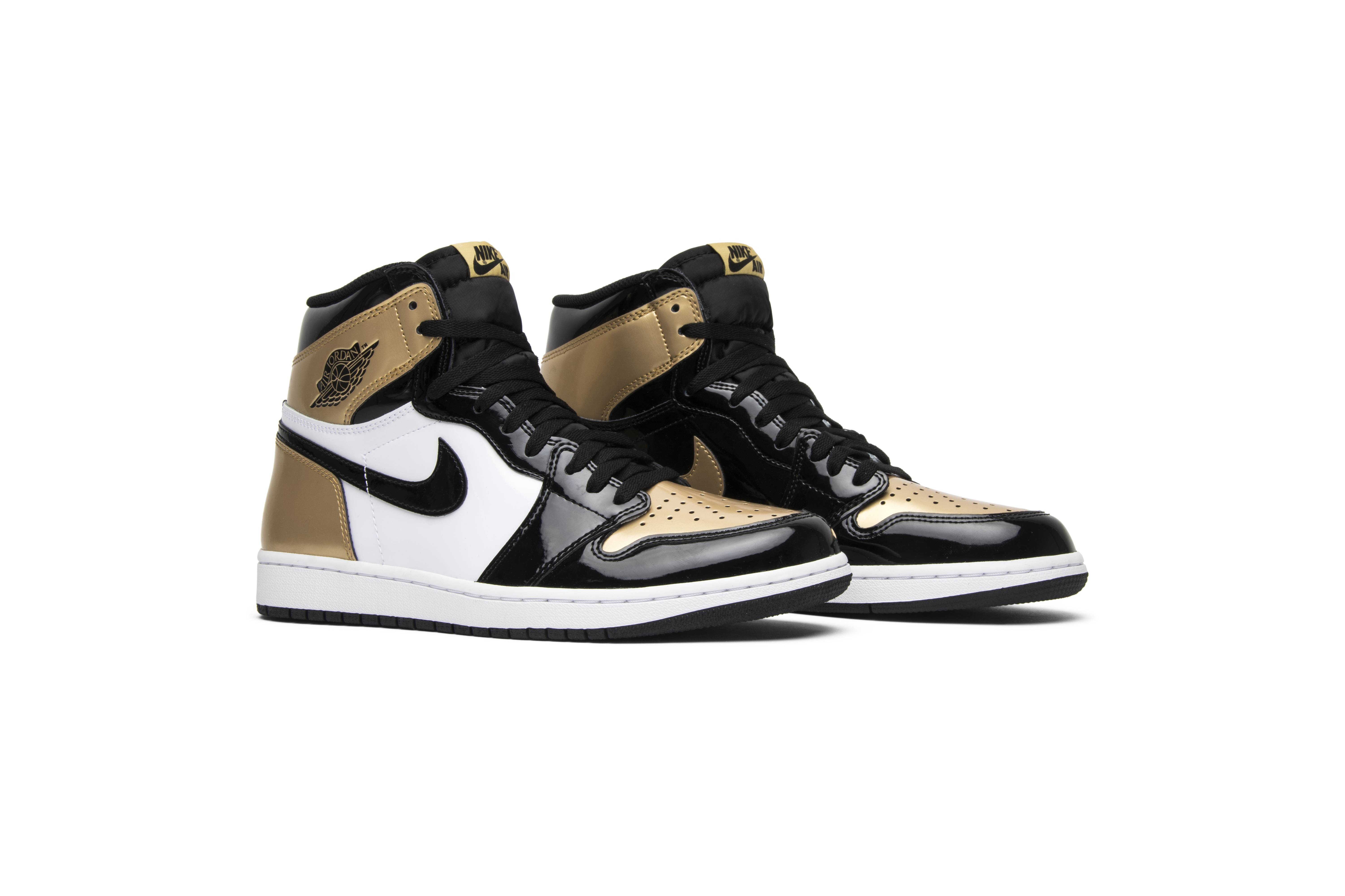 Nike air jordan deals 1 retro high og gold toe