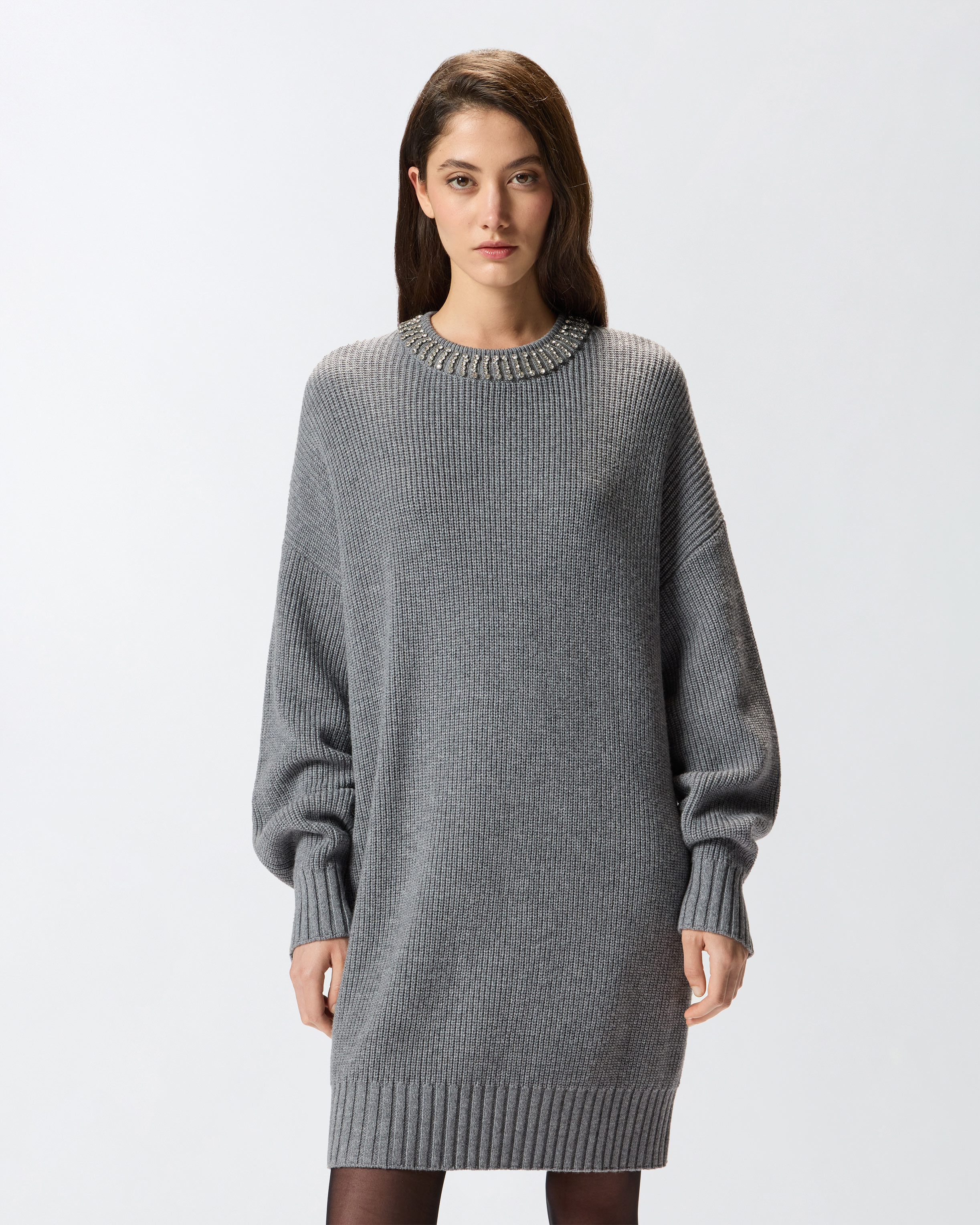 KNIT DRESS WITH RHINESTONE-DETAILED NECK - 3
