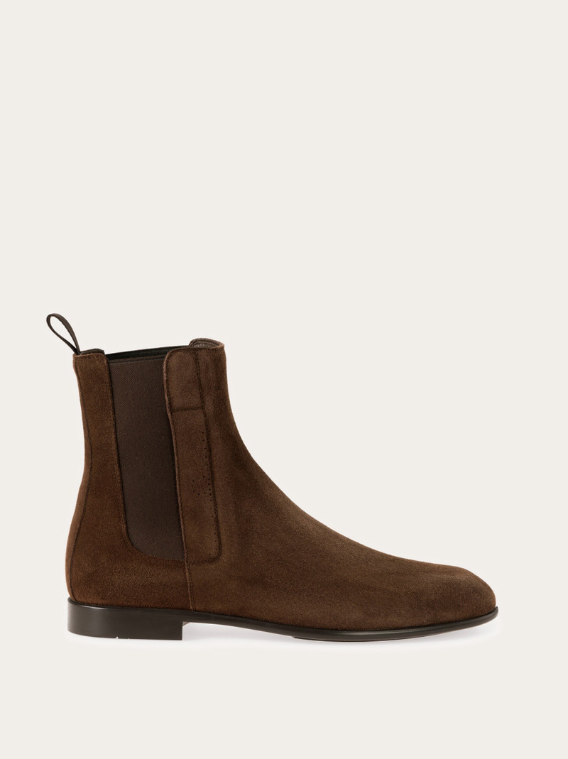 Chelsea boot 1