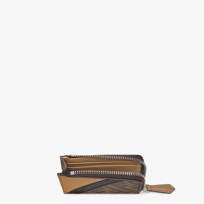 FENDI Card holder with two side zips. Made of textured fabric with FF motif in brown and tobacco. Embellis outlook