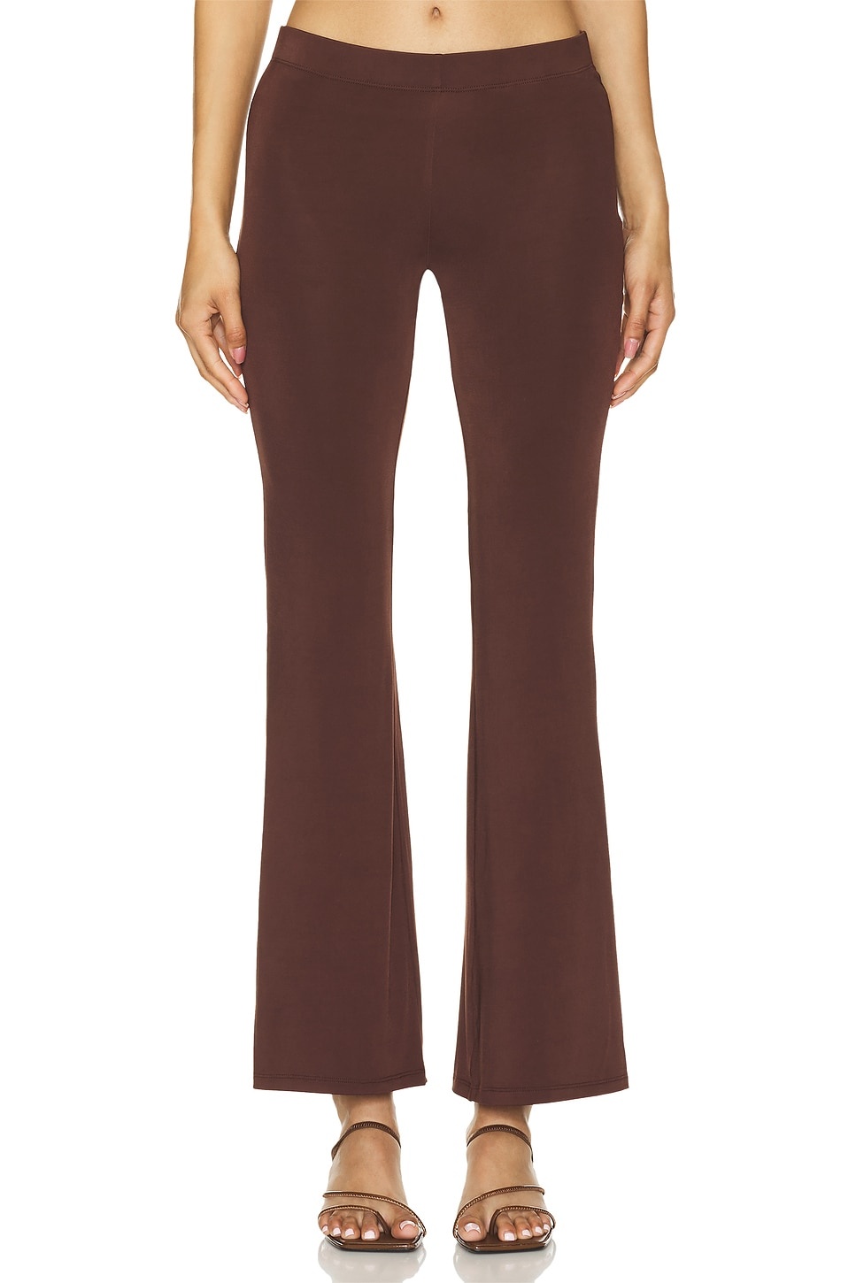 Dania Pant - 1