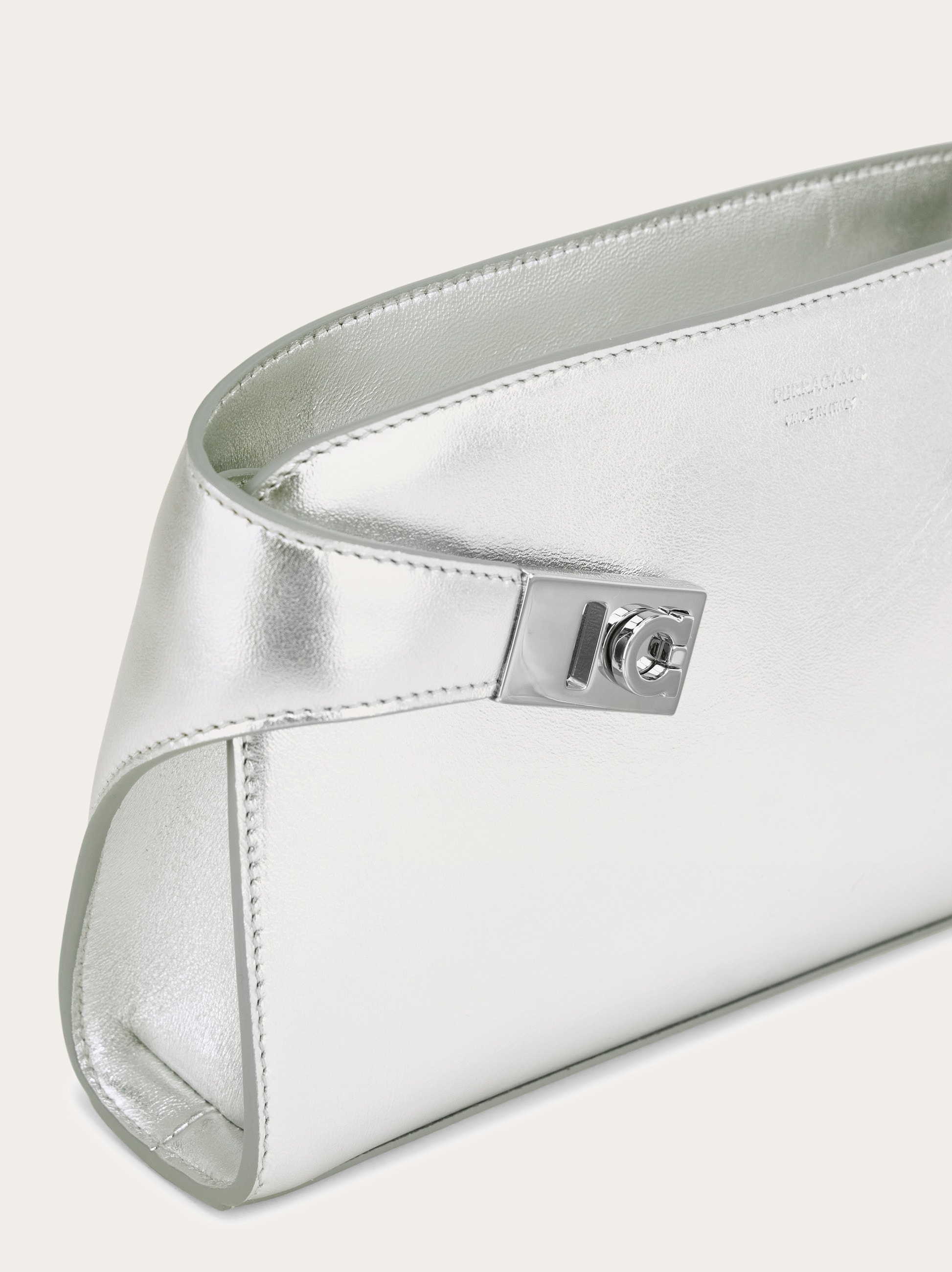 Metallic Hug mini crossbody bag - 7