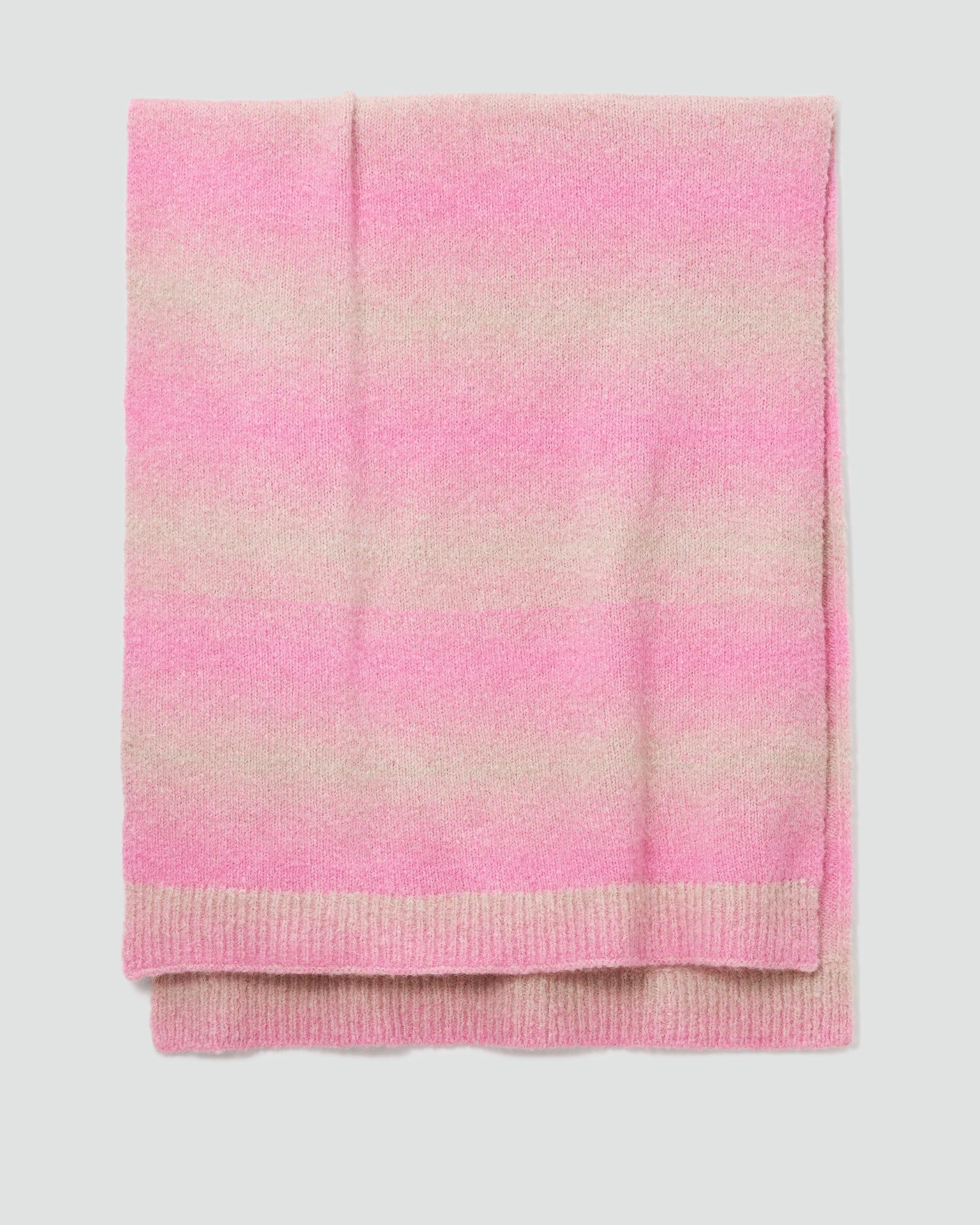 Holly Alpaca Scarf
Midweight Scarf - 2