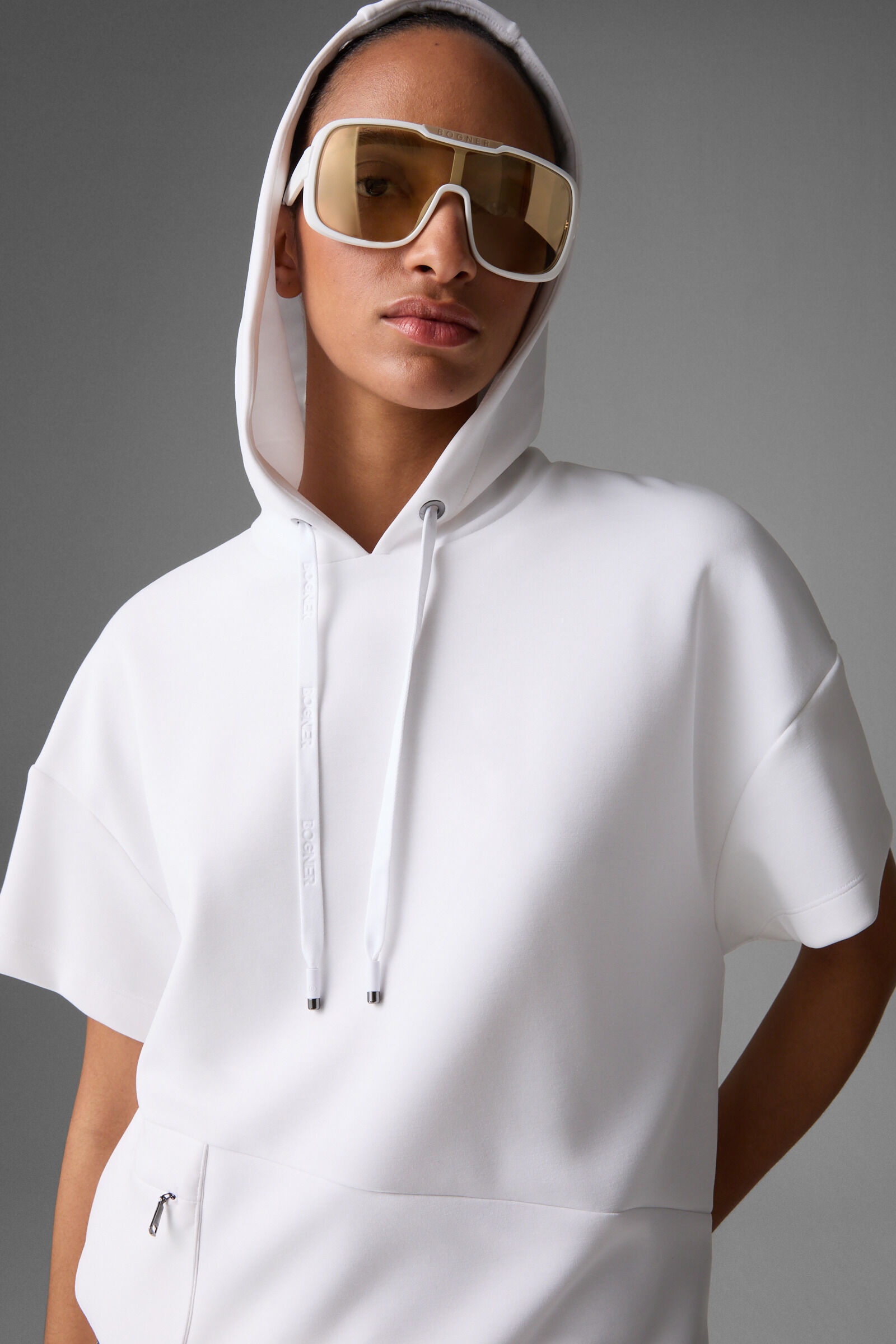 Lucia Short-sleeved hoodie in White - 4
