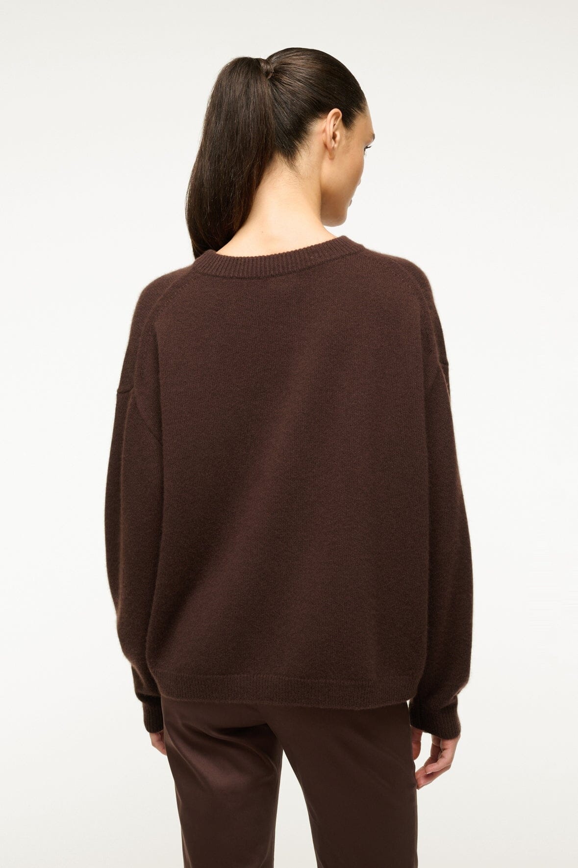 STAUD SERRANO CASHMERE RELAXED CREW DARK CHOCOLATE - 5