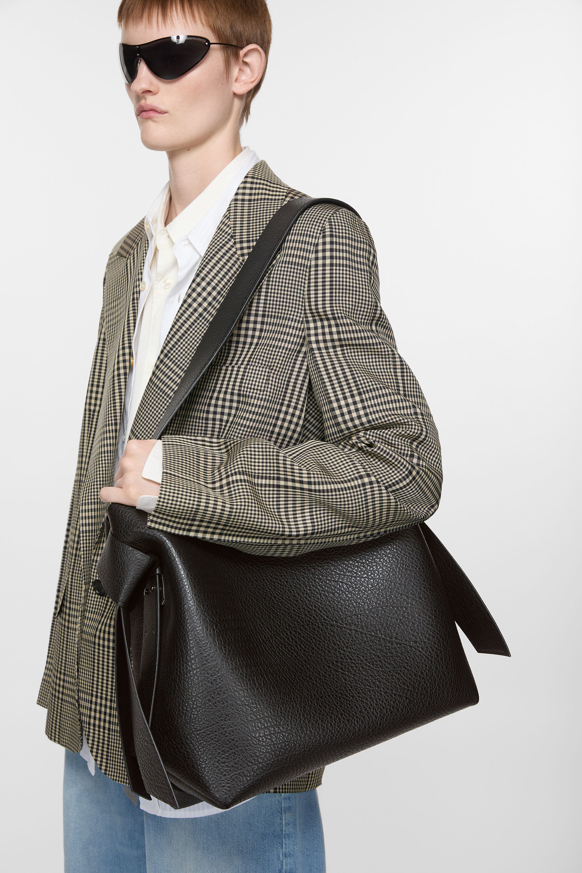 Acne Studios MUSUBI ミディバッグ Acne Studios - Musubi ミディトート - ホワイト/ブラック