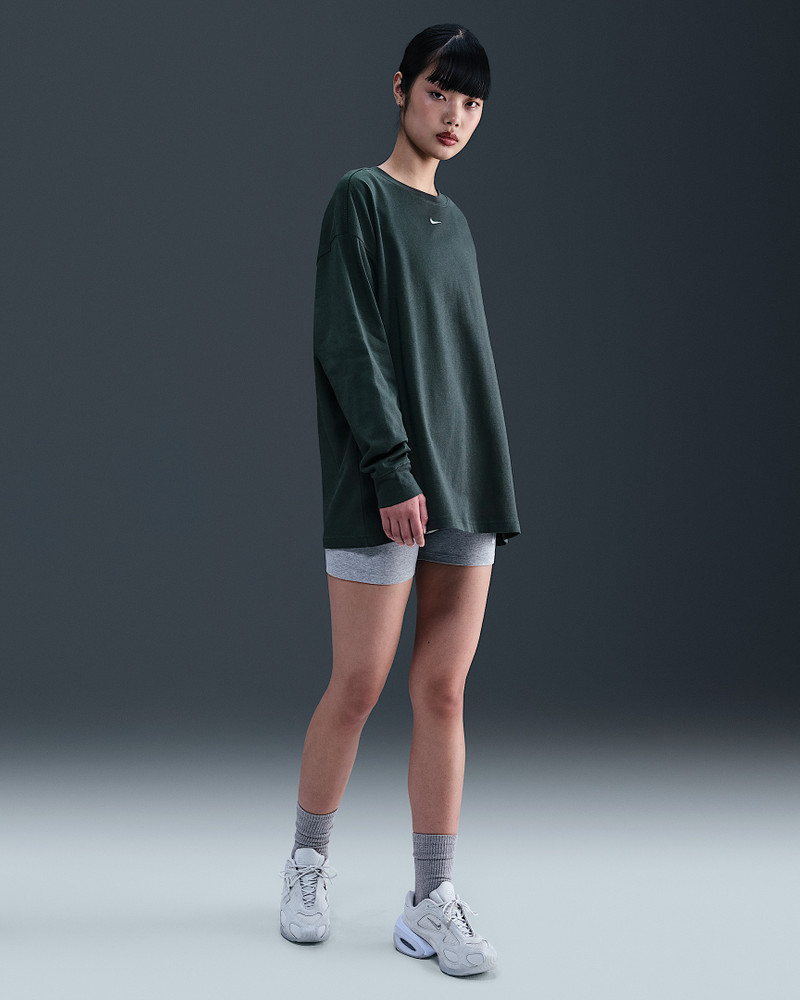 Nike Sportswear Essential Women's Oversized Long-Sleeve T-Shirt 4