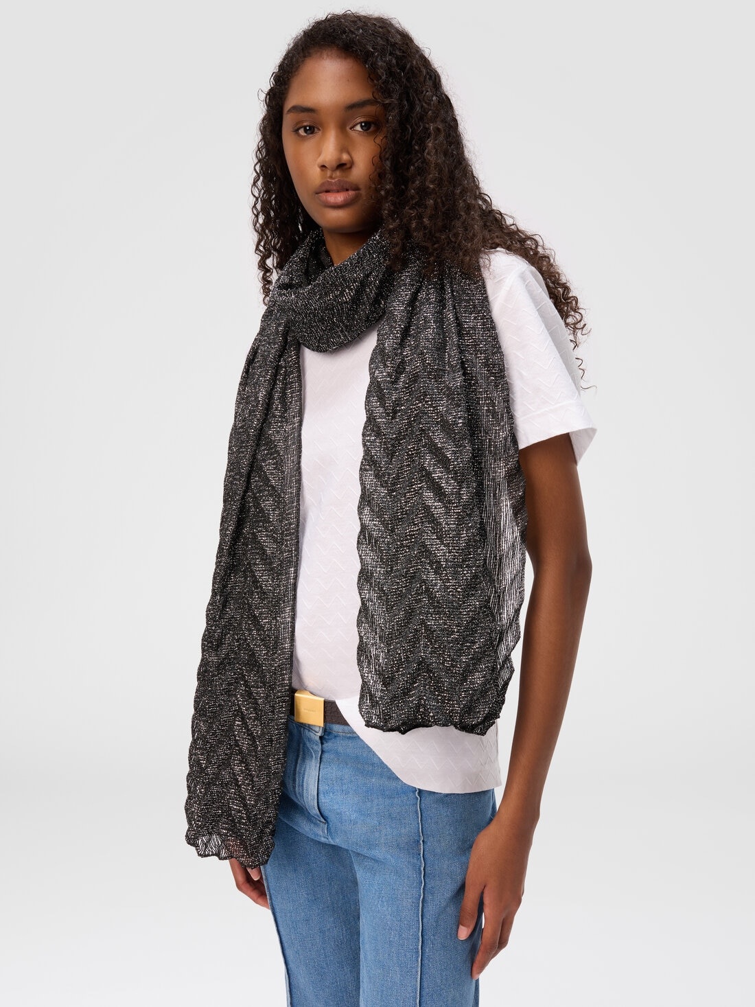 Chevron motif stole with irregular borders - 3
