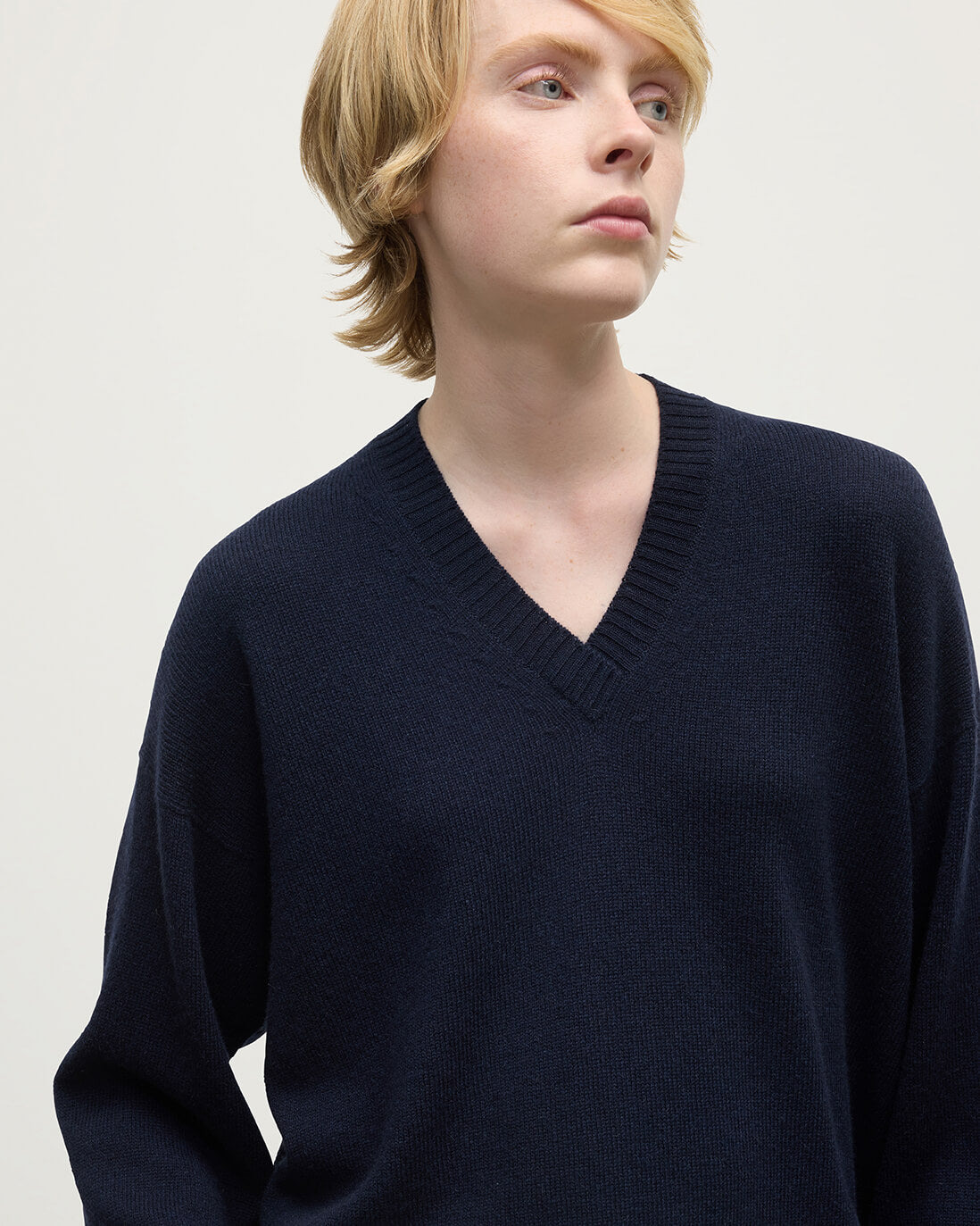 Gauzy Cashmere Navy V Neck Jumper - 5