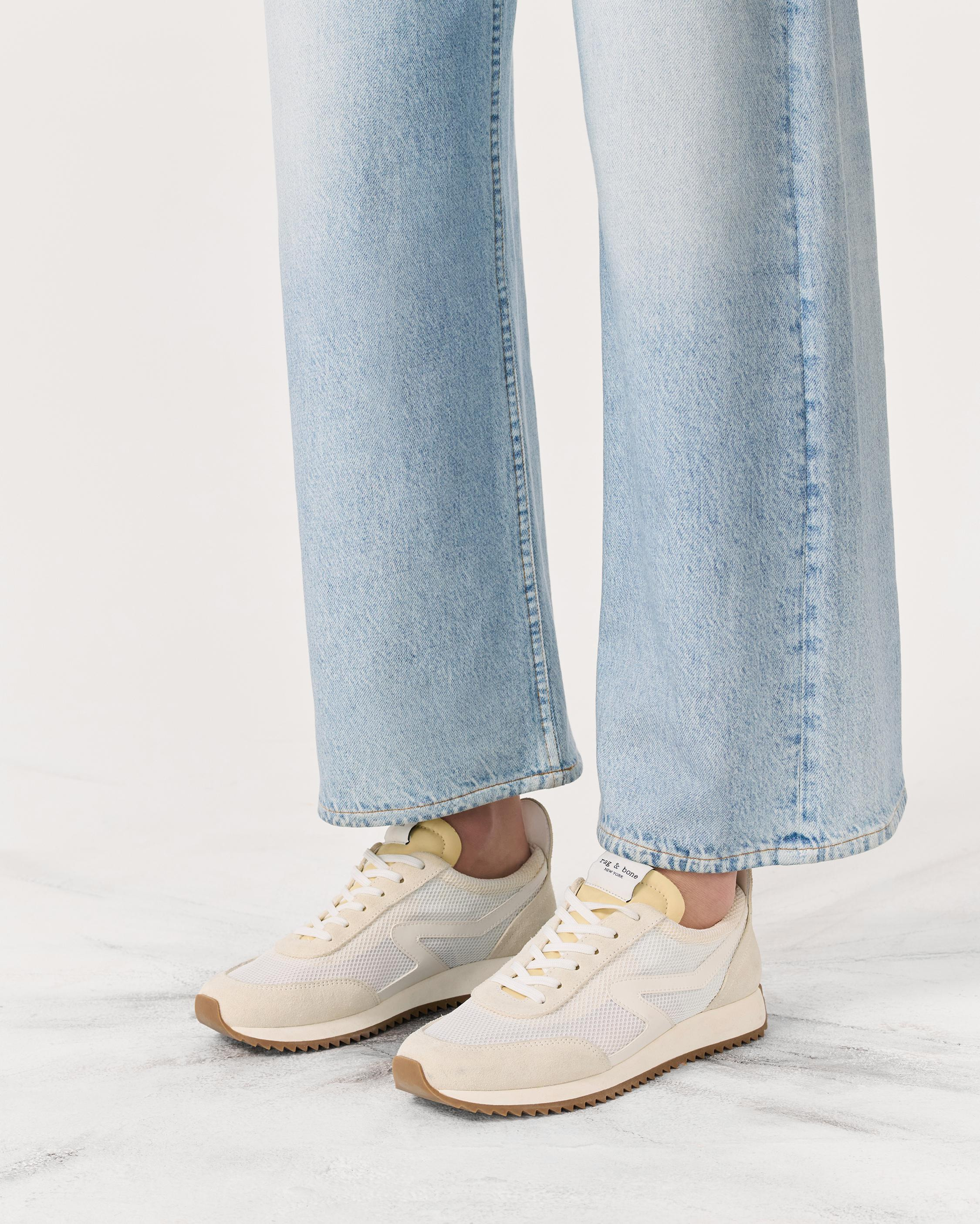 Retro Runner - Mesh
Low Top Sneaker - 2