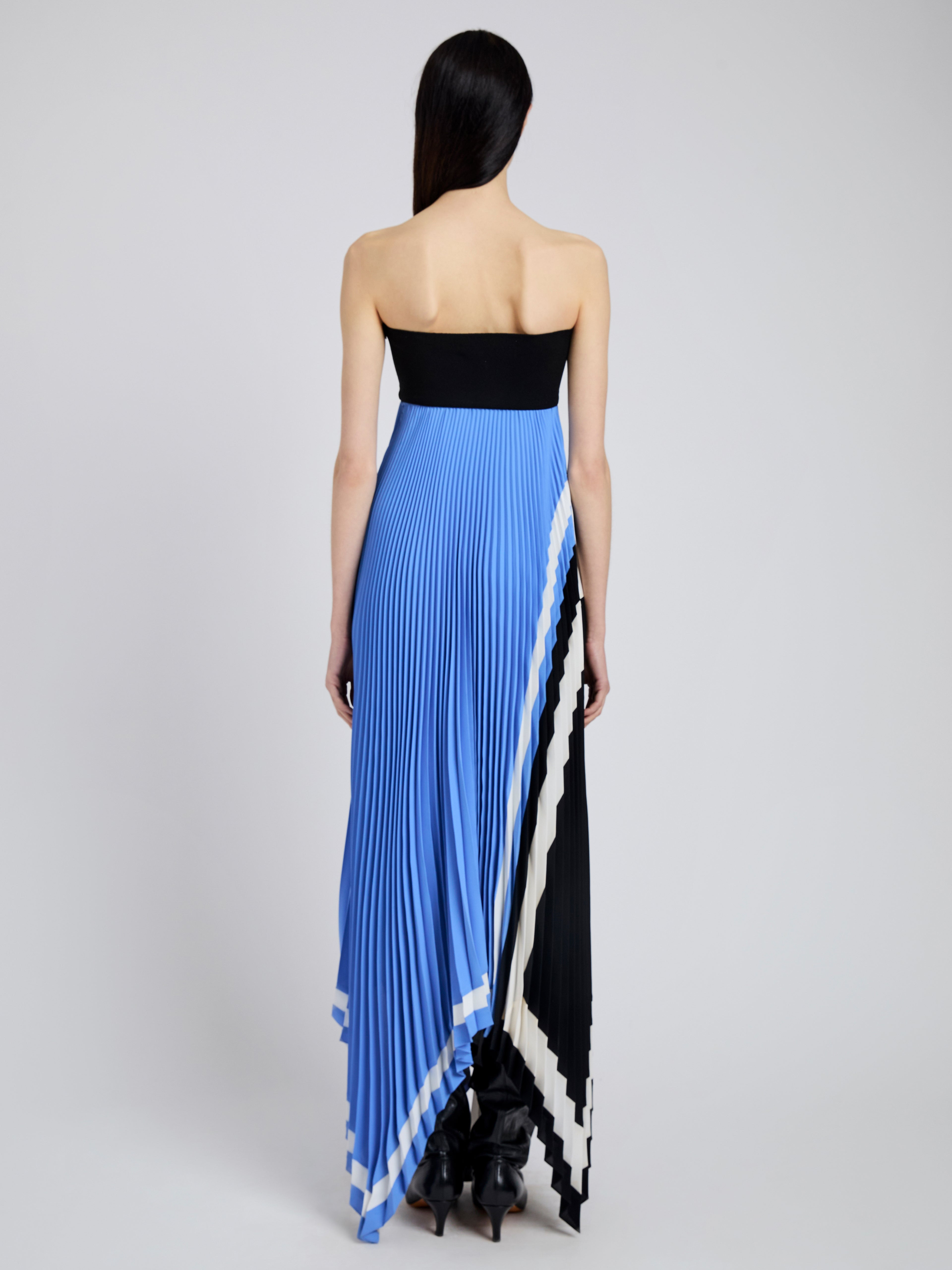 Fia Dress in Technical Crepe - 4