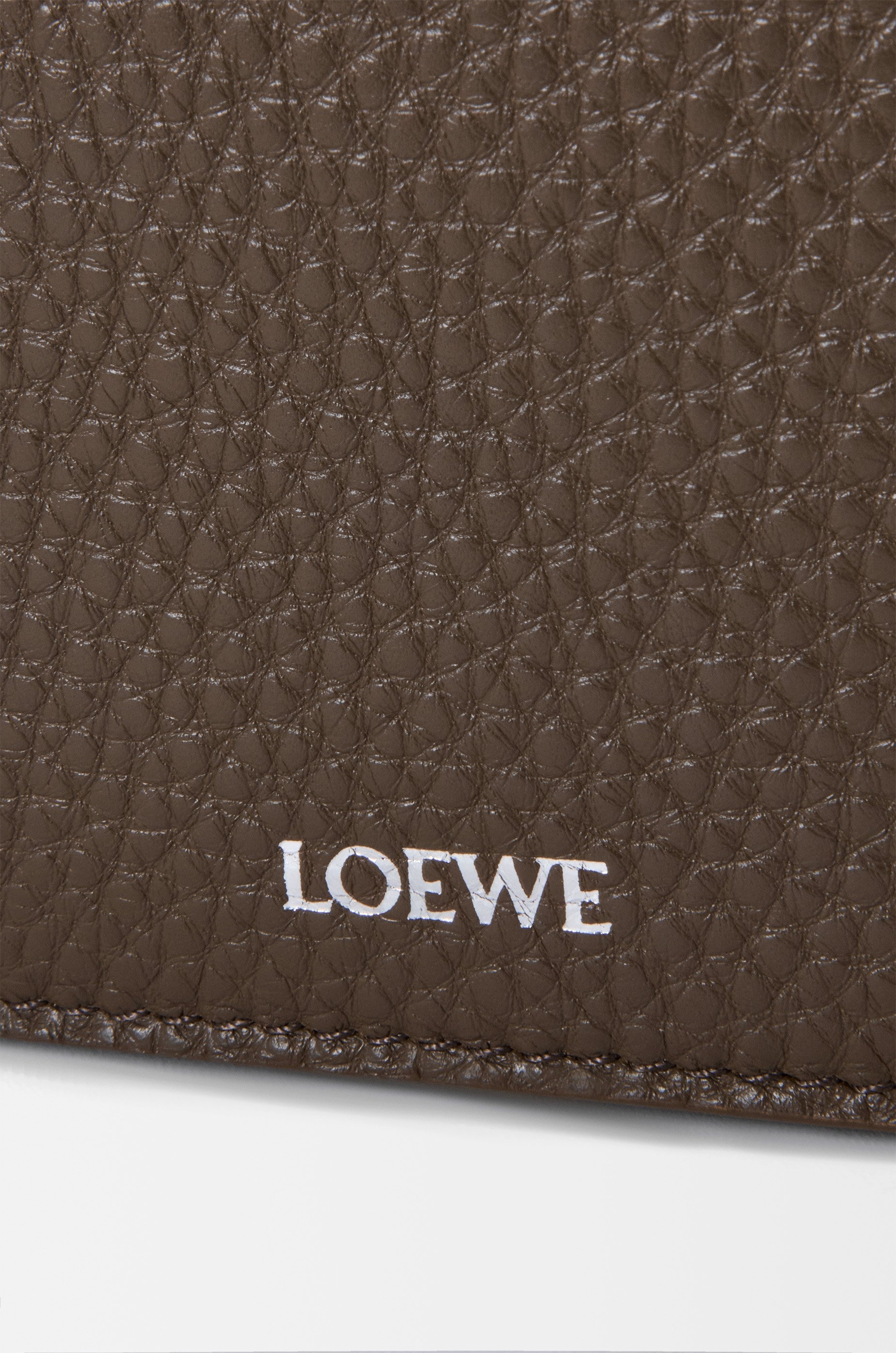 Medium Pebble messenger bag in supple grained calfskin - 4
