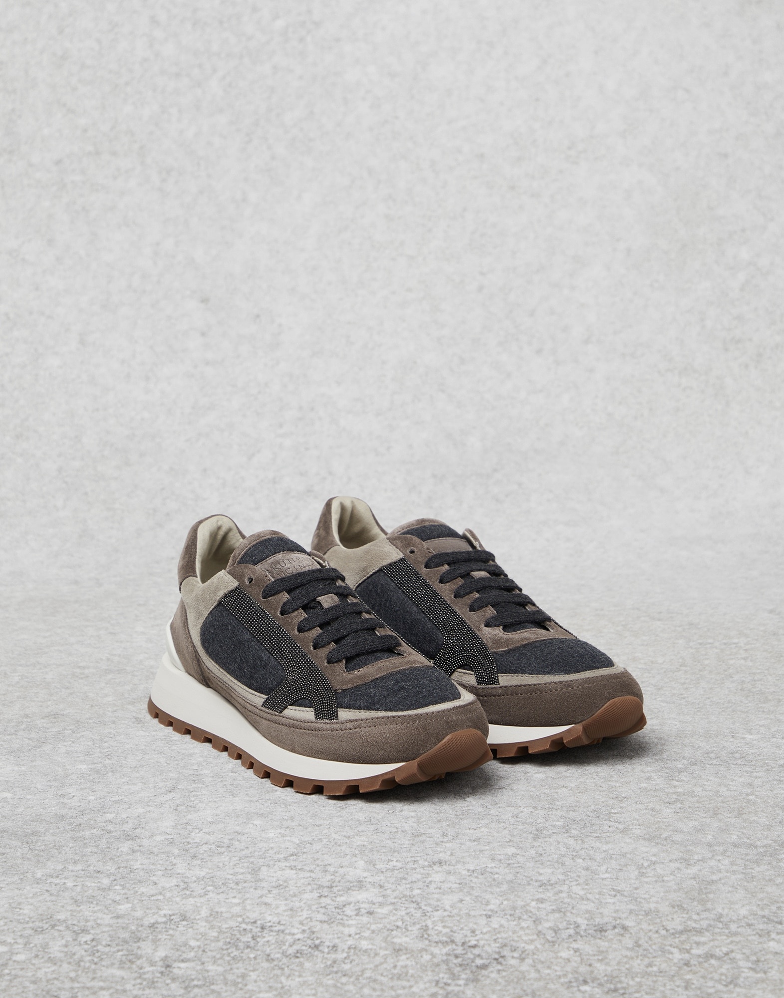 Suede and virgin wool flannel runners with precious contour - 2
