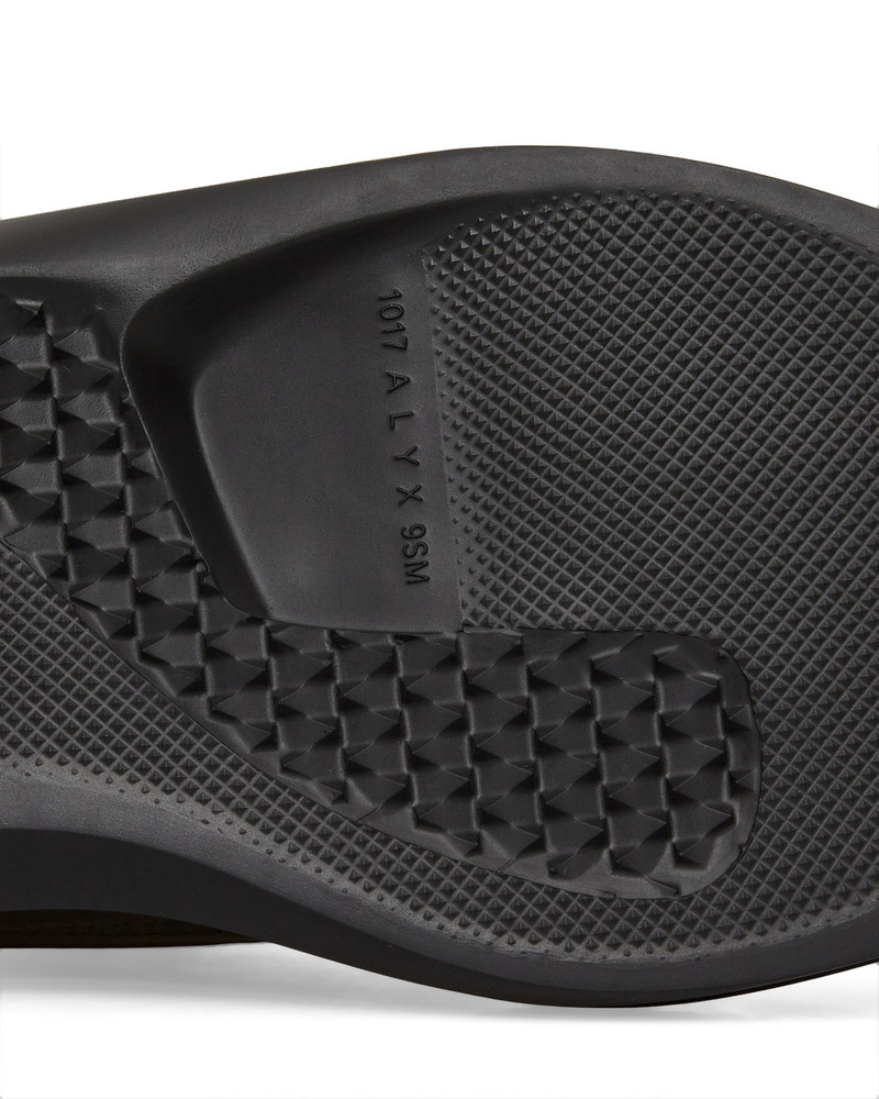 MONO HIKING SNEAKER 8