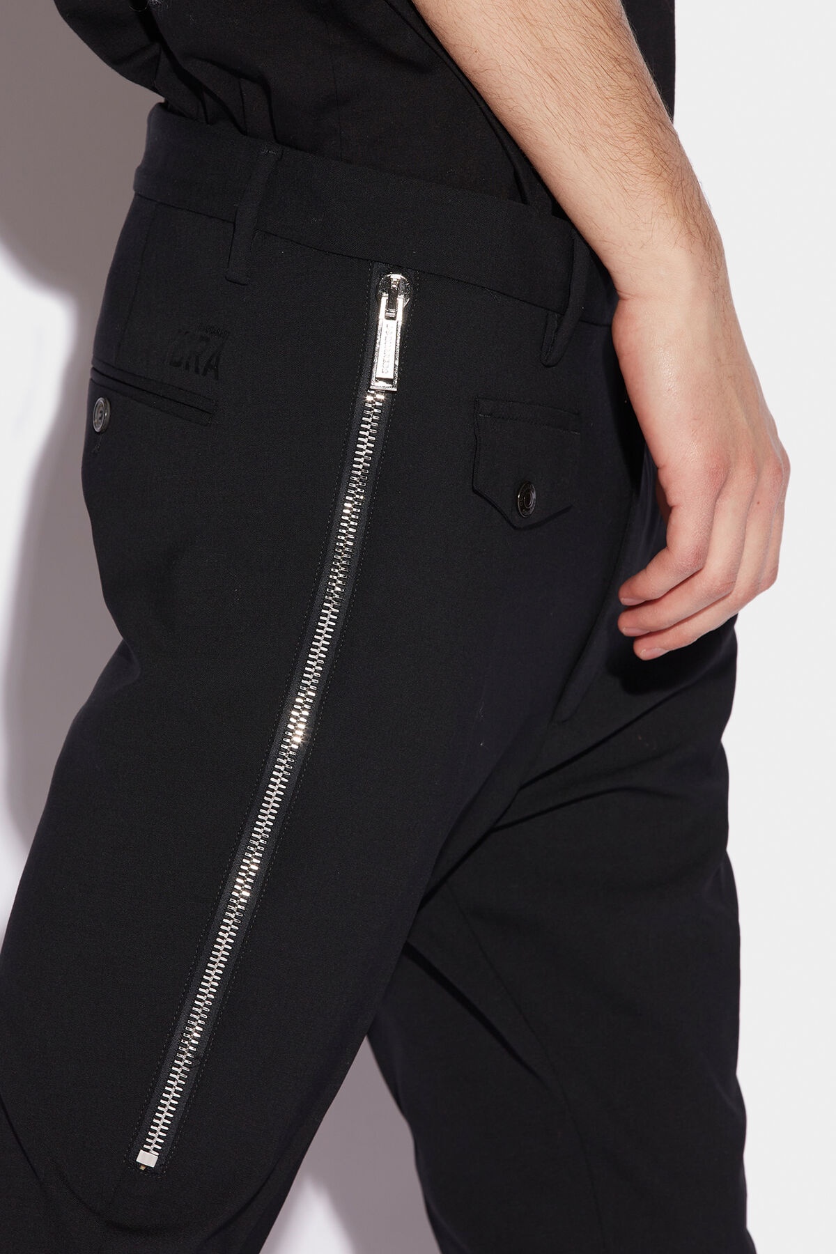 IBRA BLACK ON BLACK SKINNY DAN PANTS - 4