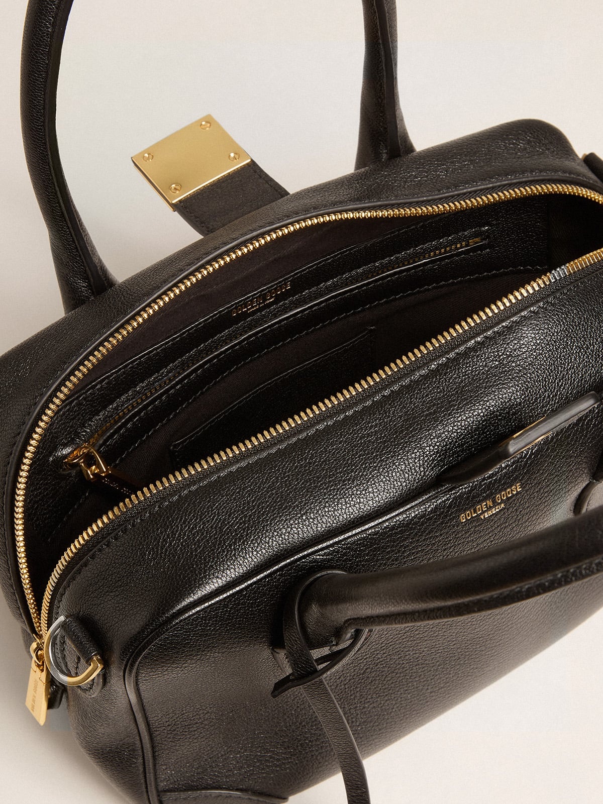 Vita Bag in black sheepskin leather with gold details - 7