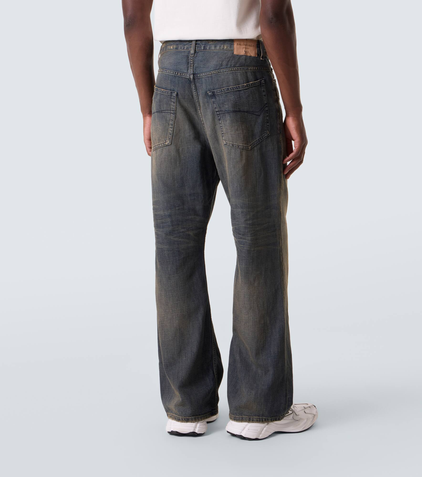 Low-rise flared jeans - 4