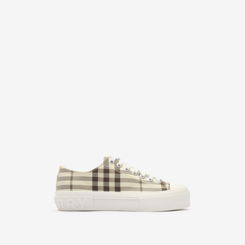 Check Sneakers 1