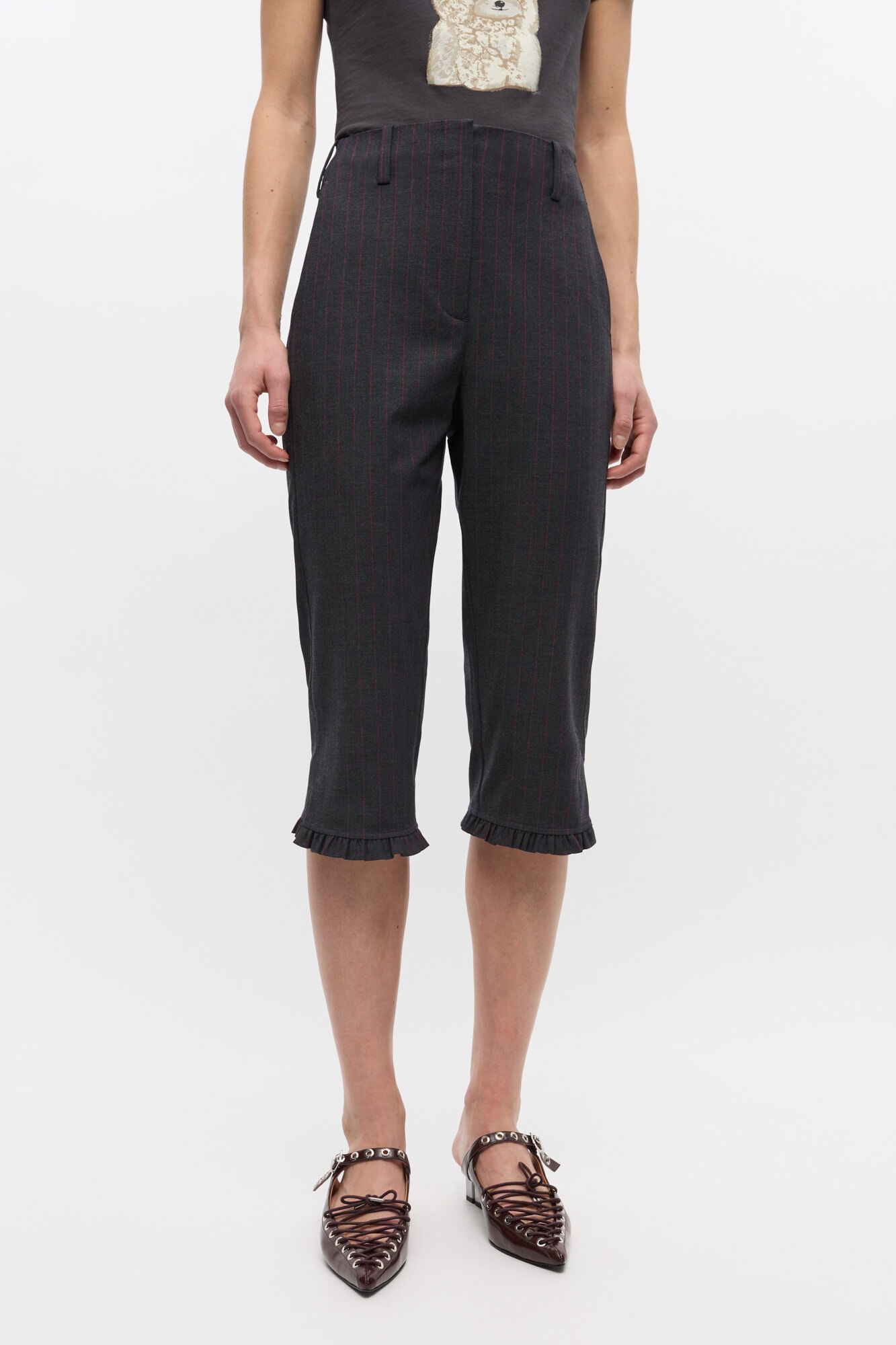 BLACK PINSTRIPE CAPRI PANTS - 3