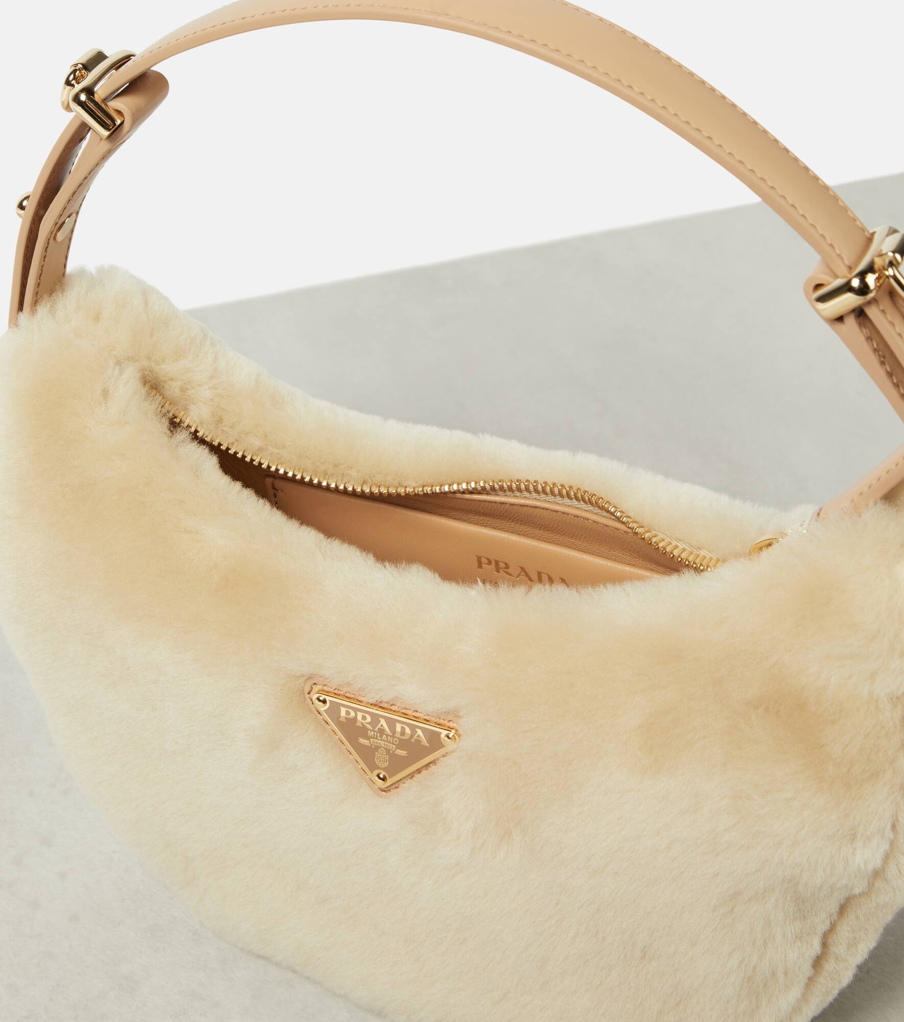 Arqué shearling shoulder bag - 3