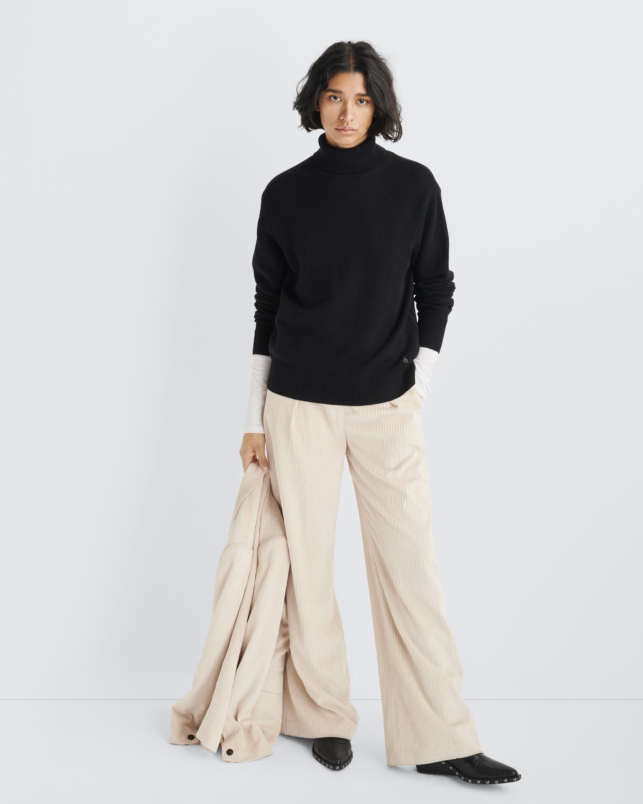 Talan Cashmere Turtleneck
Relaxed Fit - 6