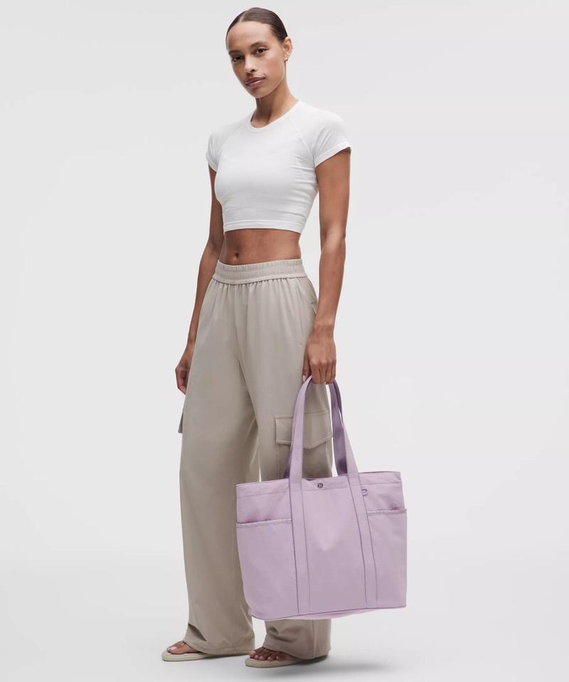lululemon Daily Multi-Pocket Tote Bag 20L outlook