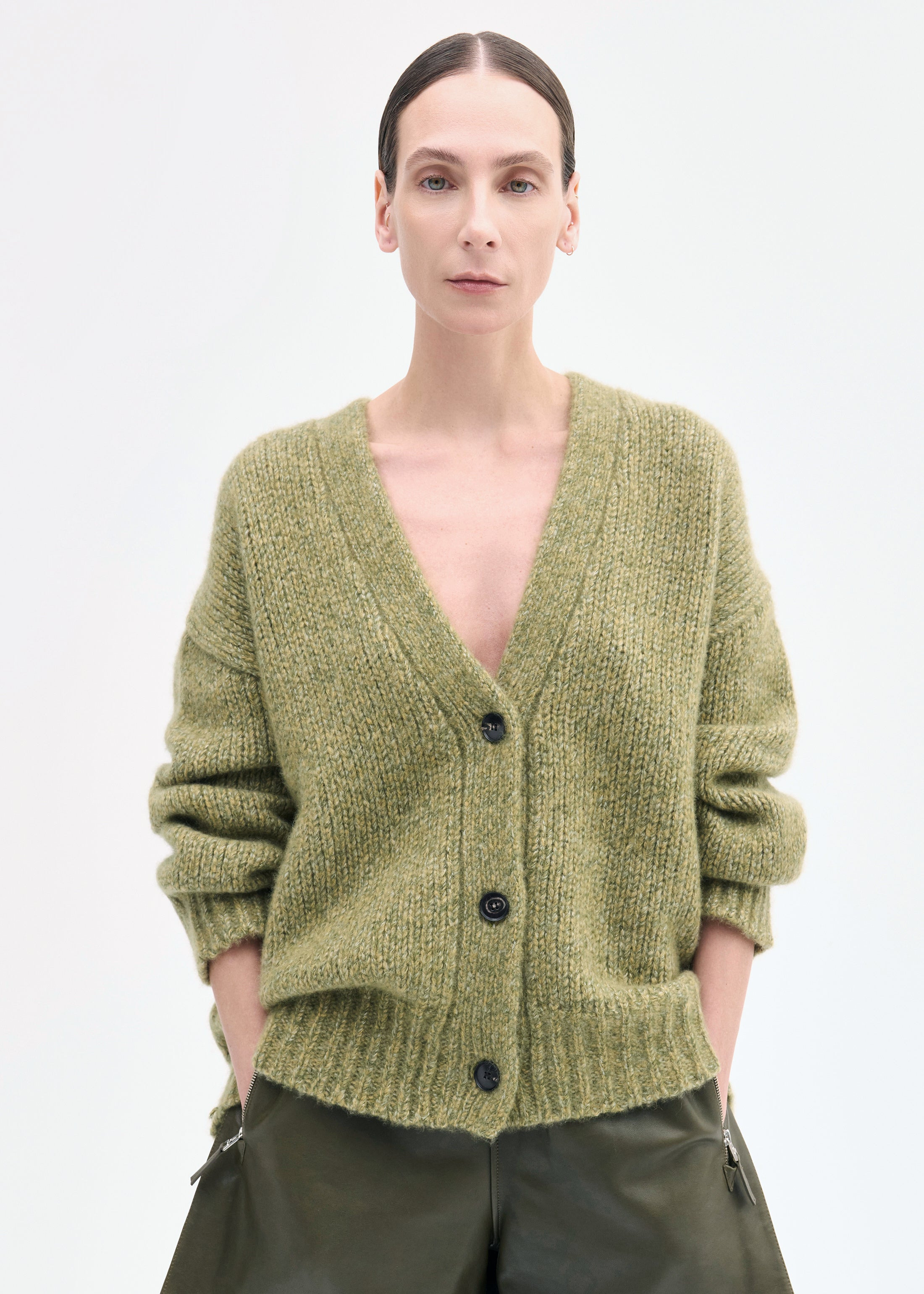 Boyfriend Cardigan in Cashmere - 2
