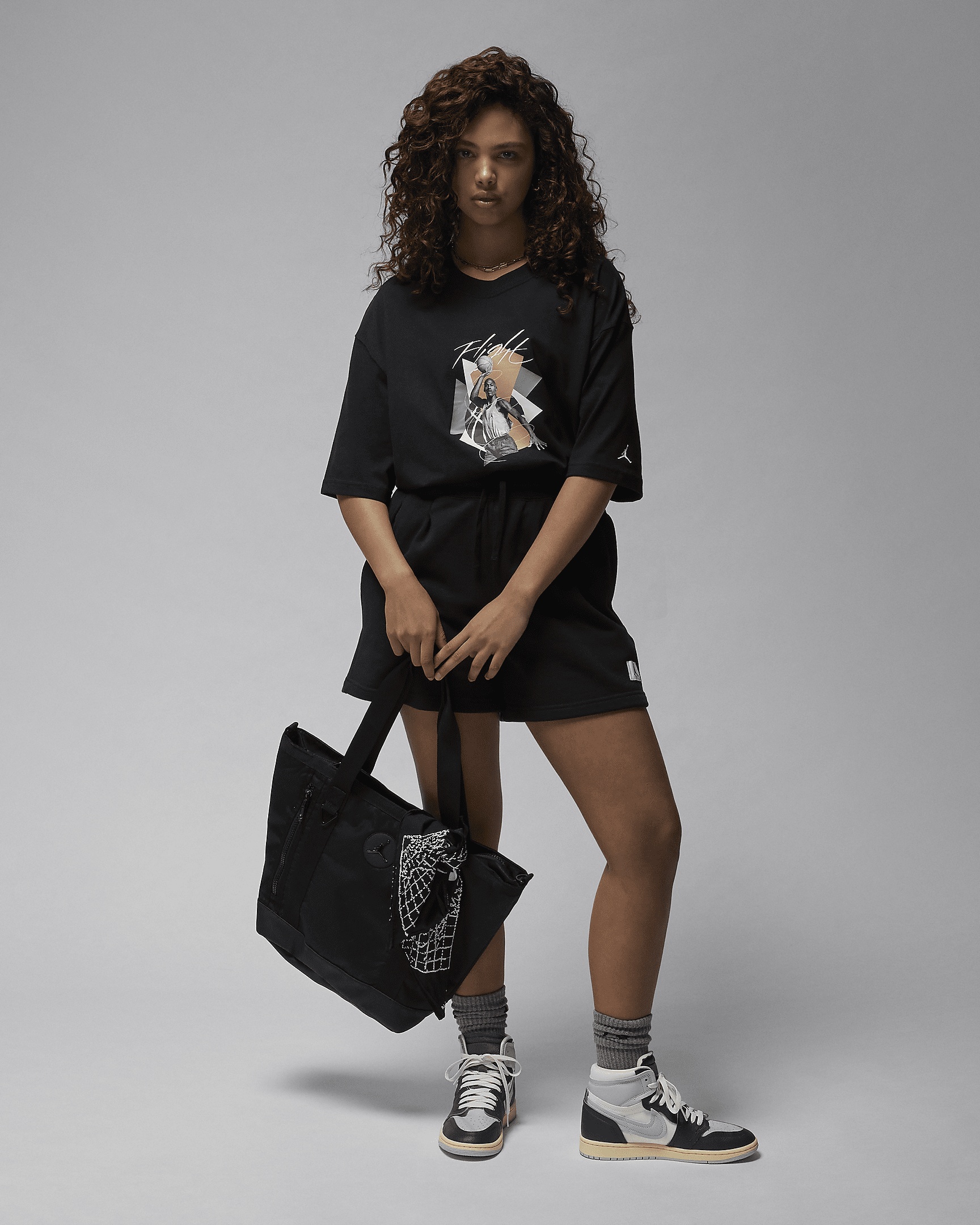 Jordan Women's Oversized Graphic T-Shirt - 5