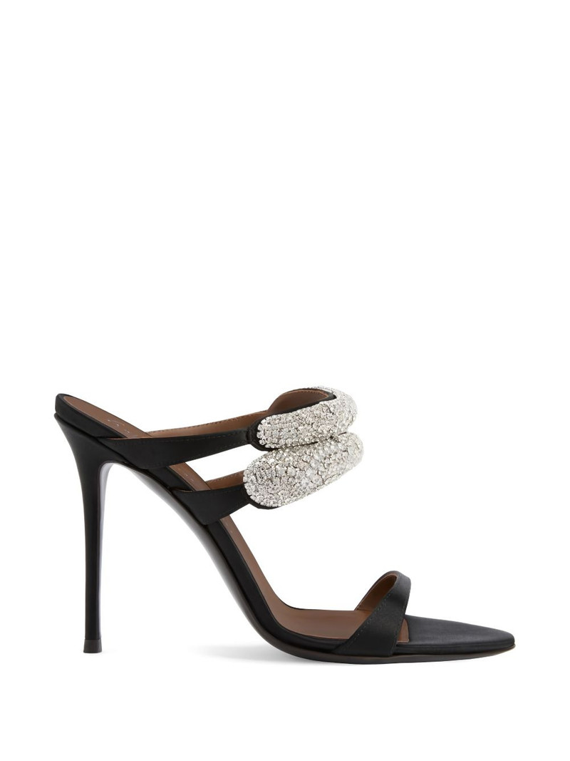 Elise Soiree andals 1