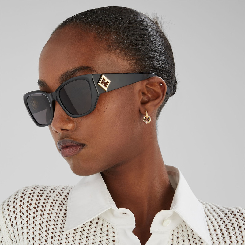 EverRound Fendi Earrings Gold-color metal and crystal earrings 3