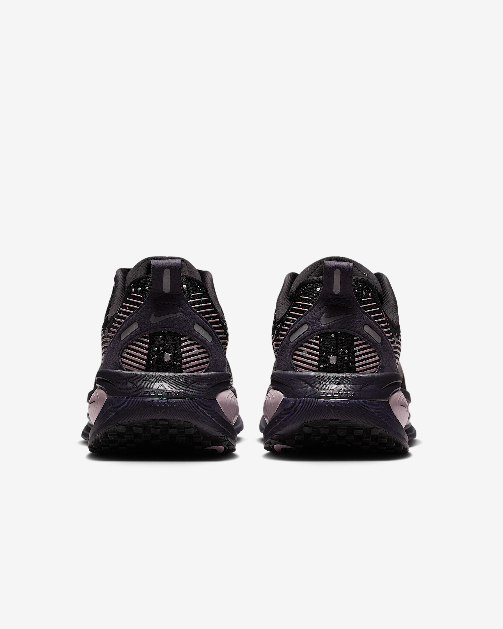 Nike Vomero 18 SE Women's Road Running Shoes - 6