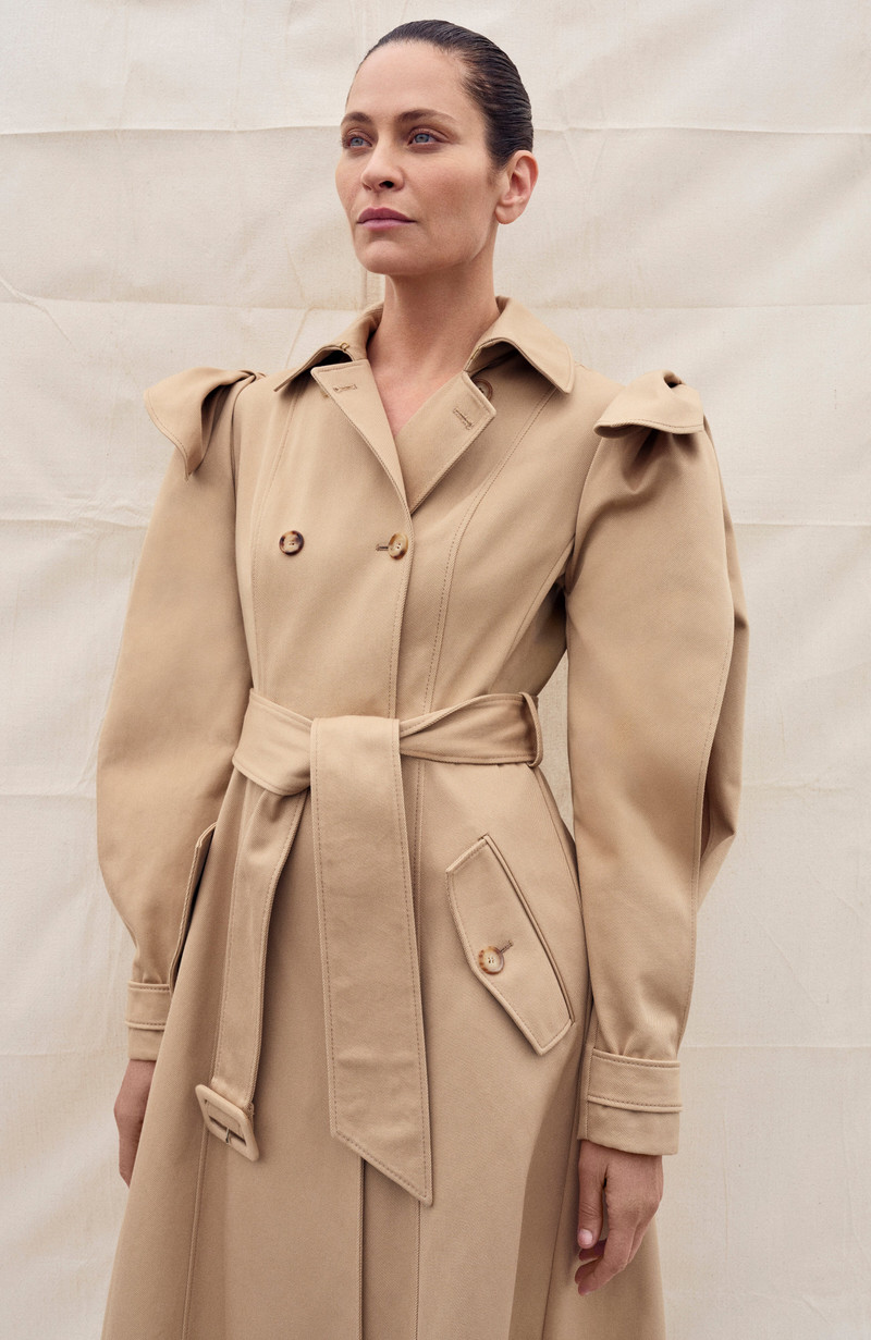 GABRIELA HEARST Benedict Trench Coat in Camel Sea Island Cotton Twill outlook