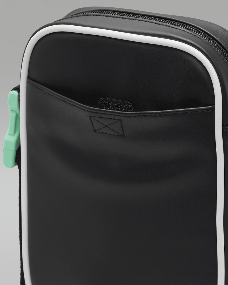 Air Jordan Festival Bag (1L) 8