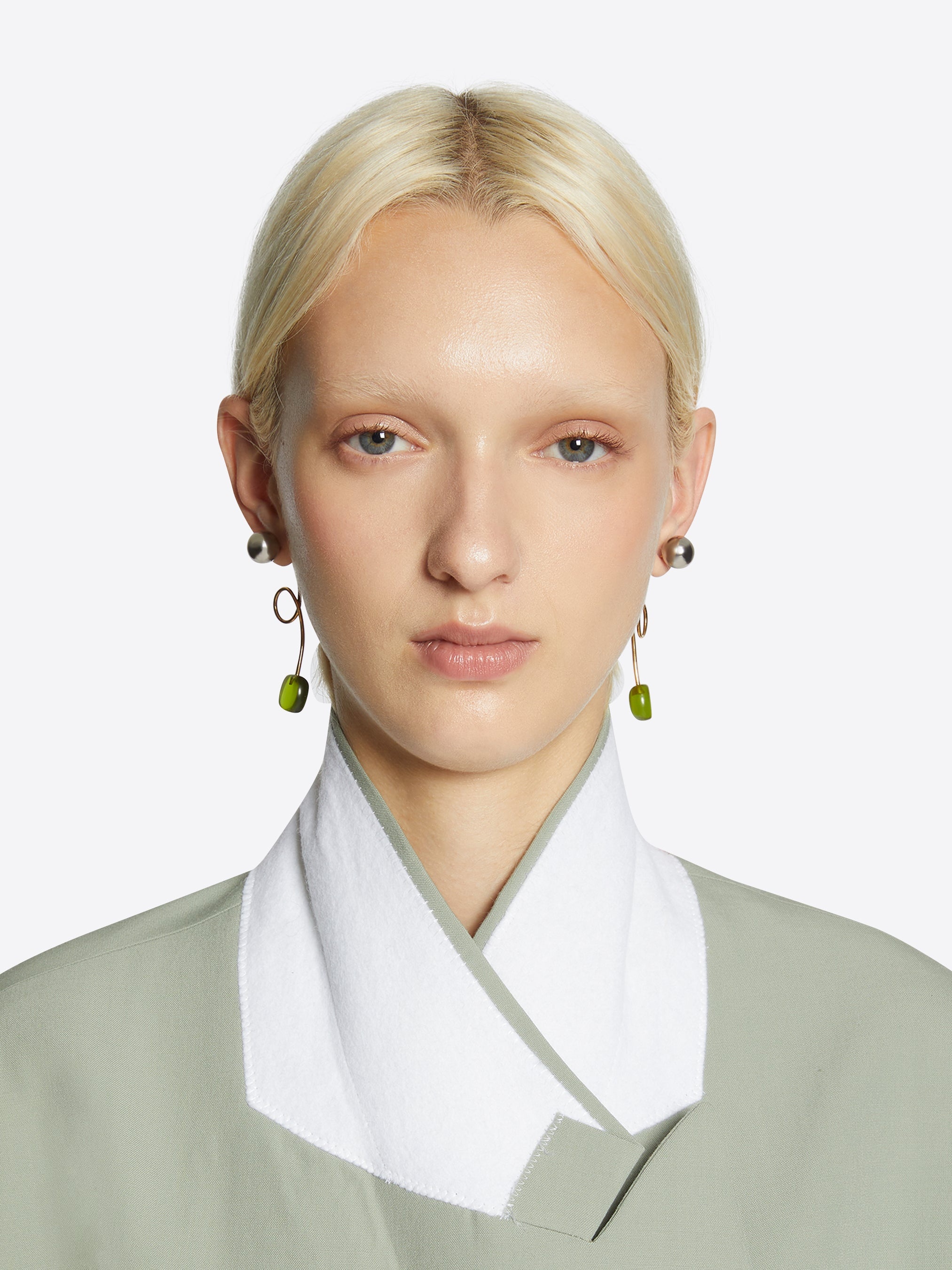 GLASS STUD EARRINGS 4