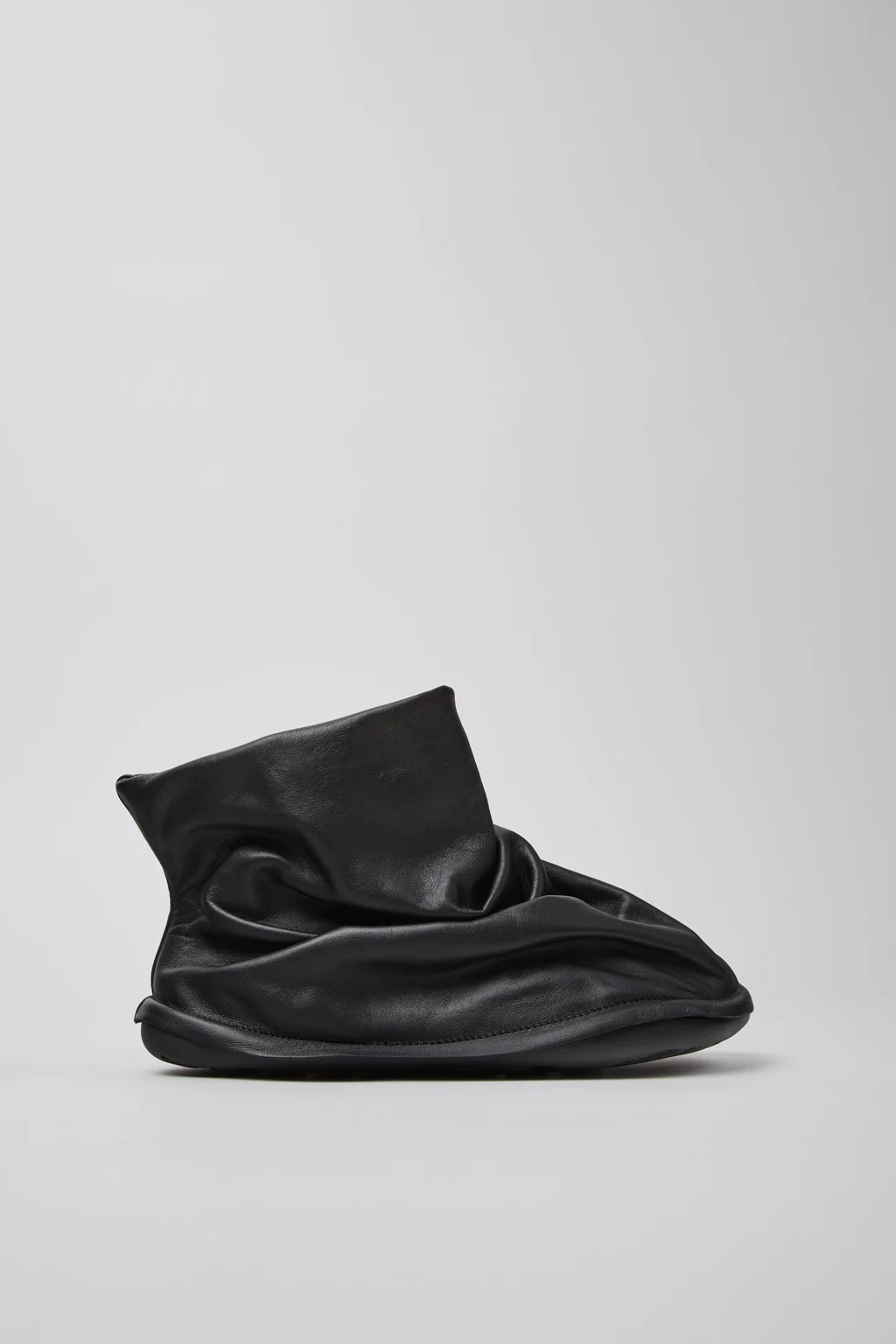 Camper x ISSEY MIYAKE - Peu Form Black Leather Ankle Boots for Women. - 1