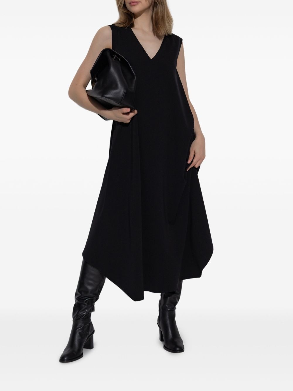 V-neck sleeveless dress - 2