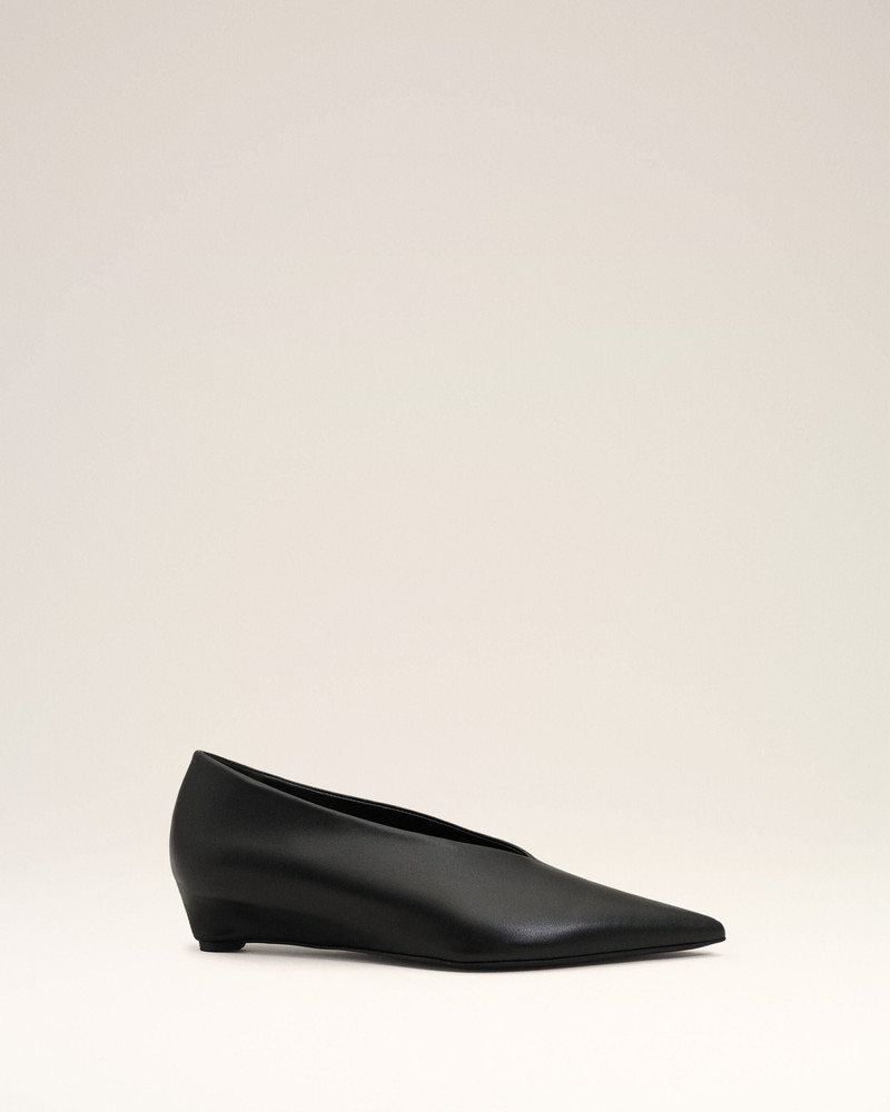 BLACK LAMB LEATHER POINTED TOE WEDGE PUMP 1
