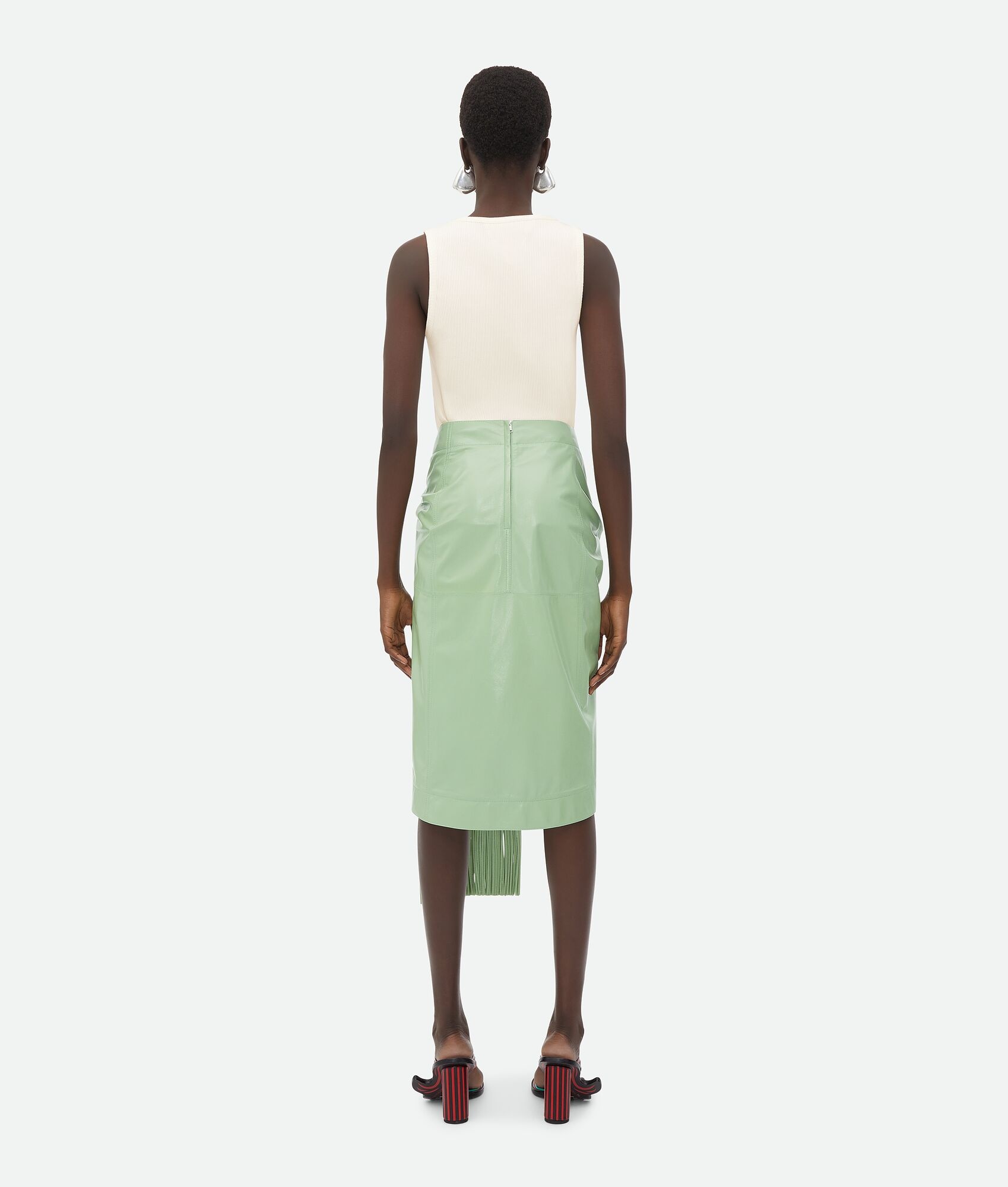 Shiny Leather Skirt With Knot Detail - 3