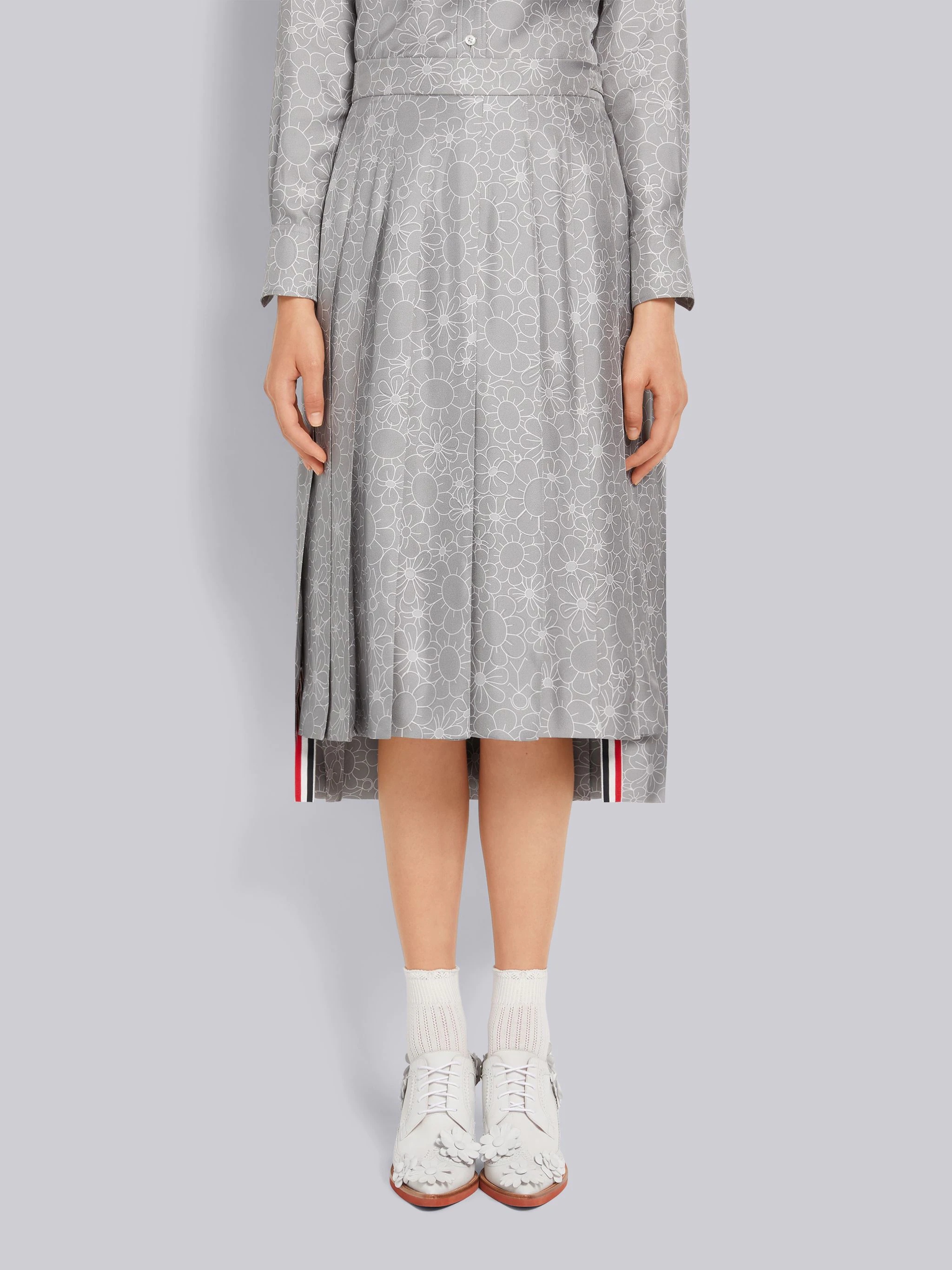 Medium Grey Floral Toile Printed Silk Dropped Back Below The Knee Pleated Skirt - 1