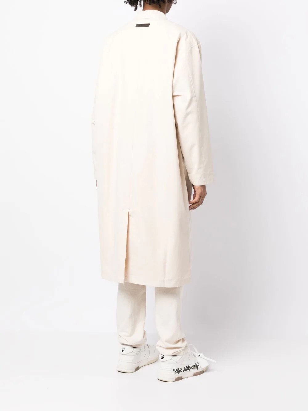 spread-collar buttoned trench coat - 4