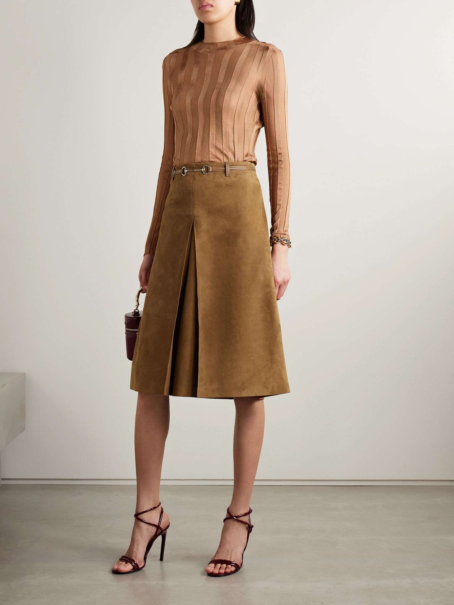 Horsebit-detailed leather-trimmed pleated suede midi skirt Brown - 2