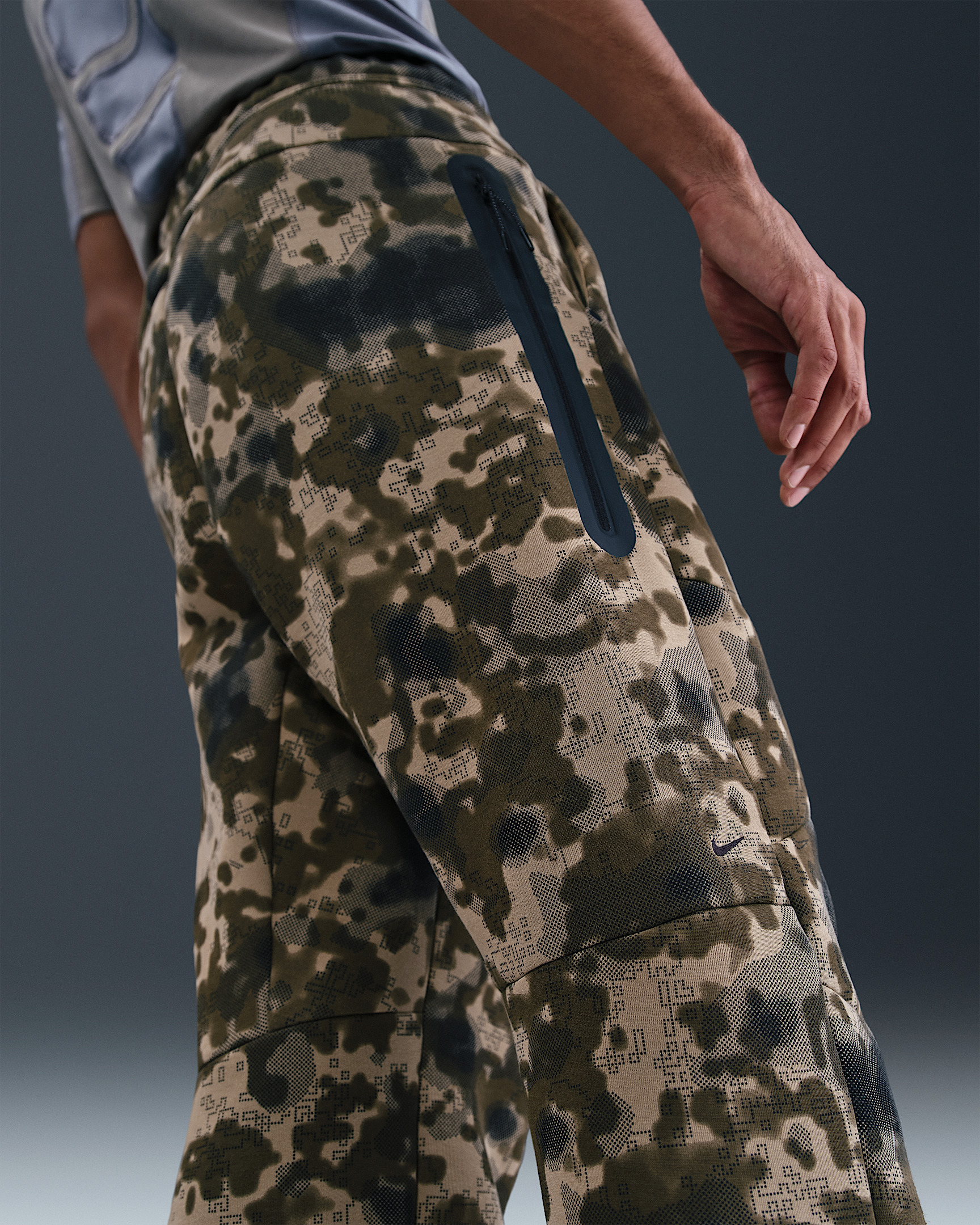 Nike Tech Men's Open-Hem Fleece Camo Pants - 3