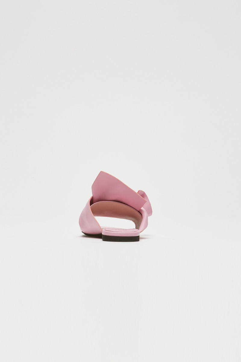 N°21 BOW SLIDES outlook