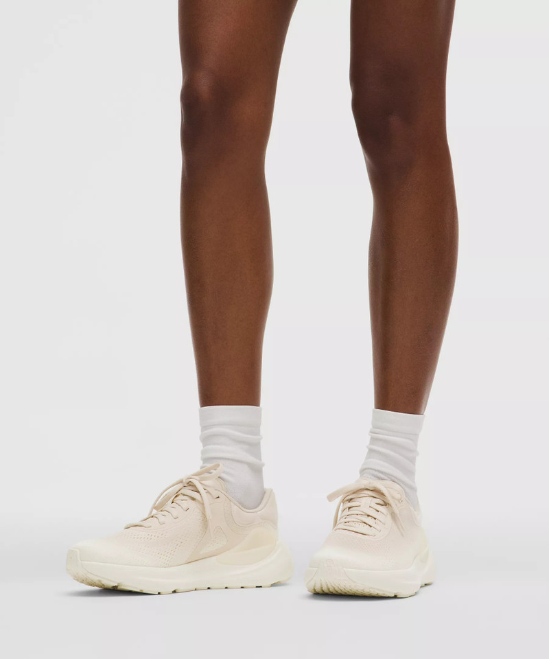 lululemon Women's Beyondfeel Running Shoe outlook