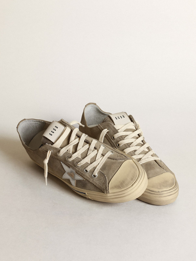 Golden Goose Men’s V-Star with suede upper and silver star outlook