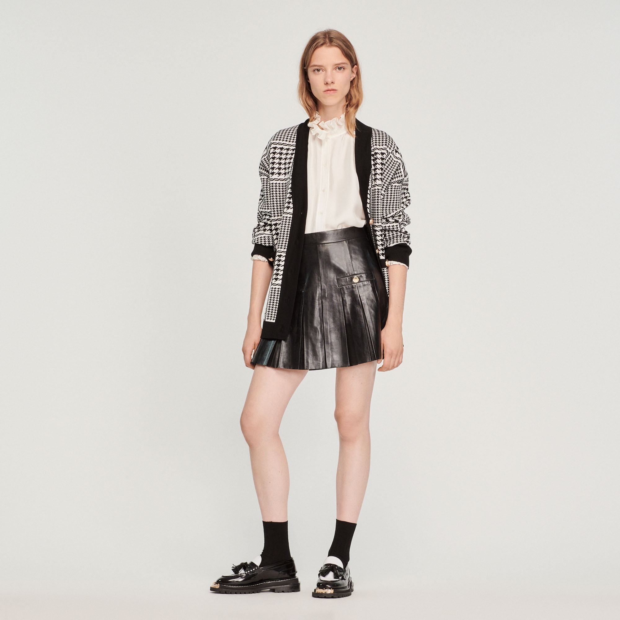 Pleated short leather skirt - 5