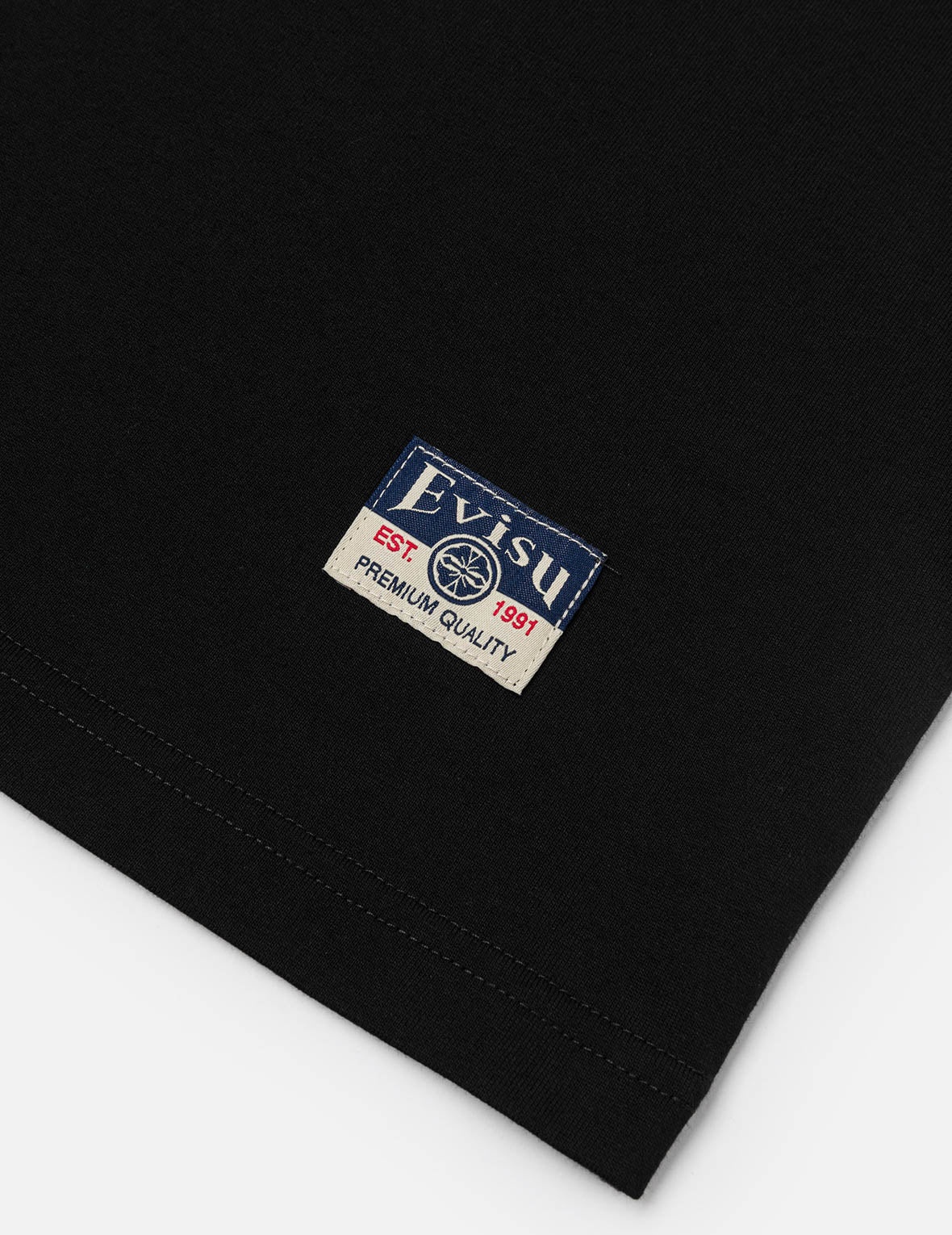 Multi-Pocket and Multi-Print Detail Relax Fit T-Shirt - 10